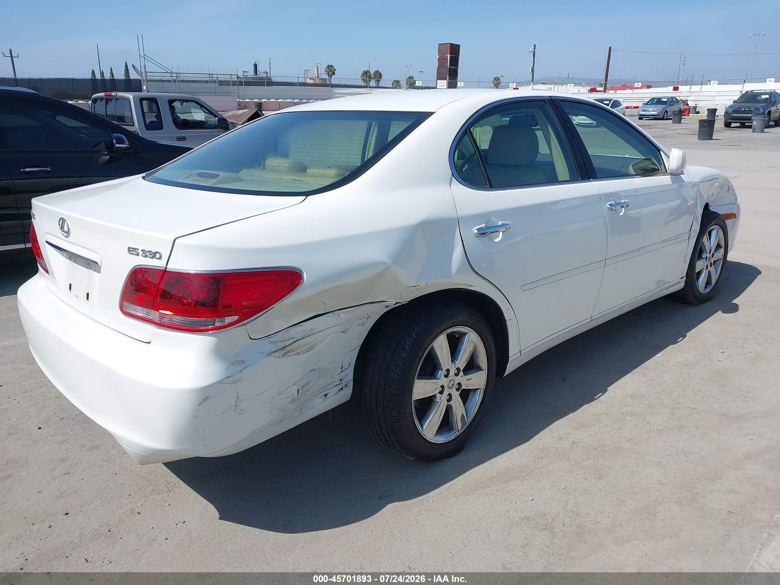 2005 Lexus Es 330   White vin: JTHBA30G955101955