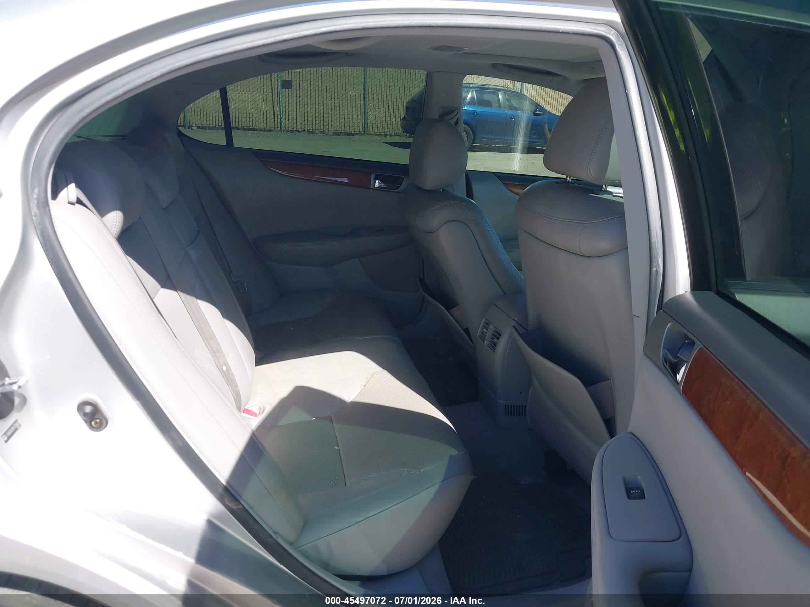 2005 Lexus Es 330   Серебряный vin: JTHBA30G955108484