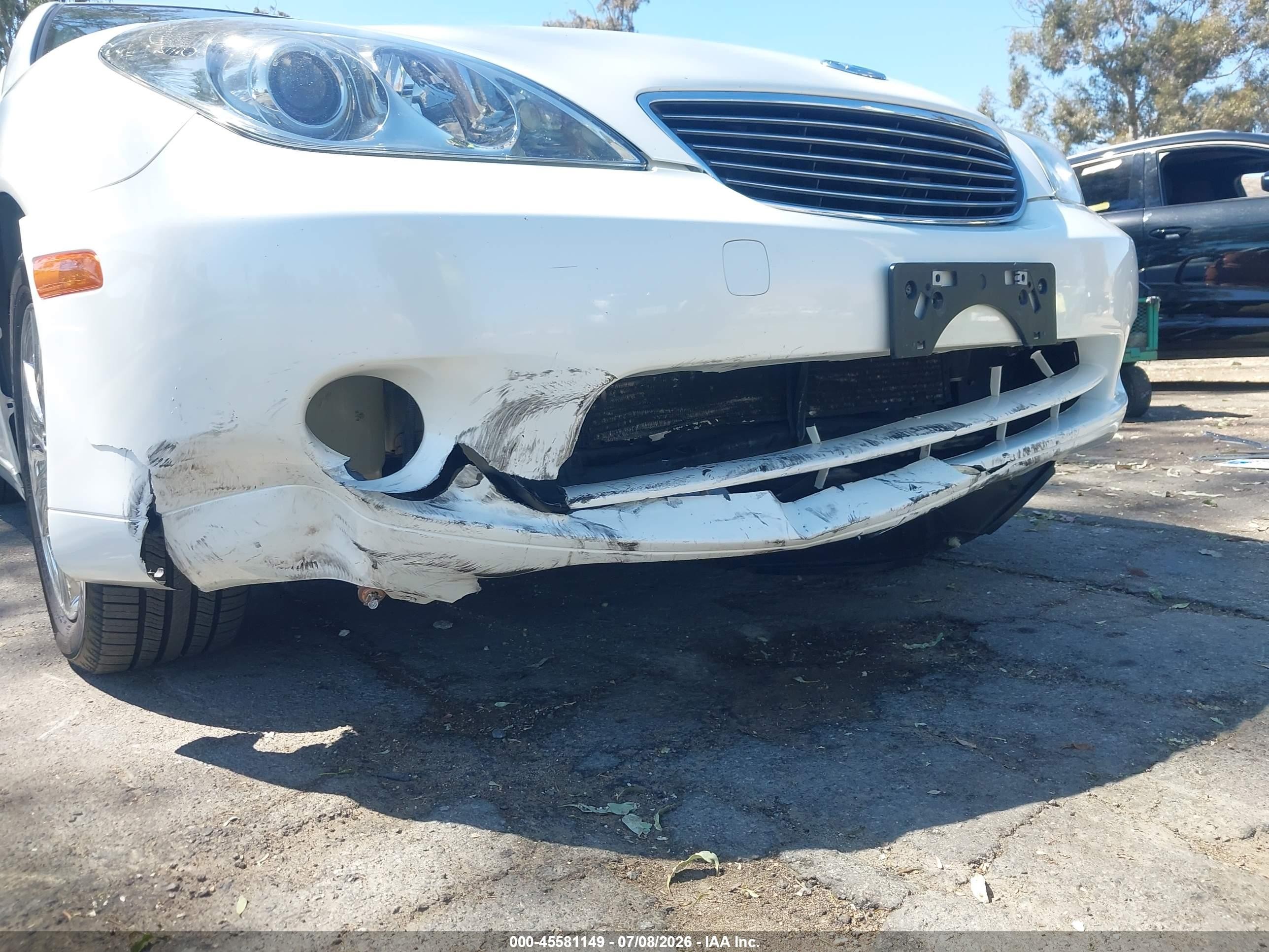 2005 Lexus Es 330   White vin: JTHBA30G955121073