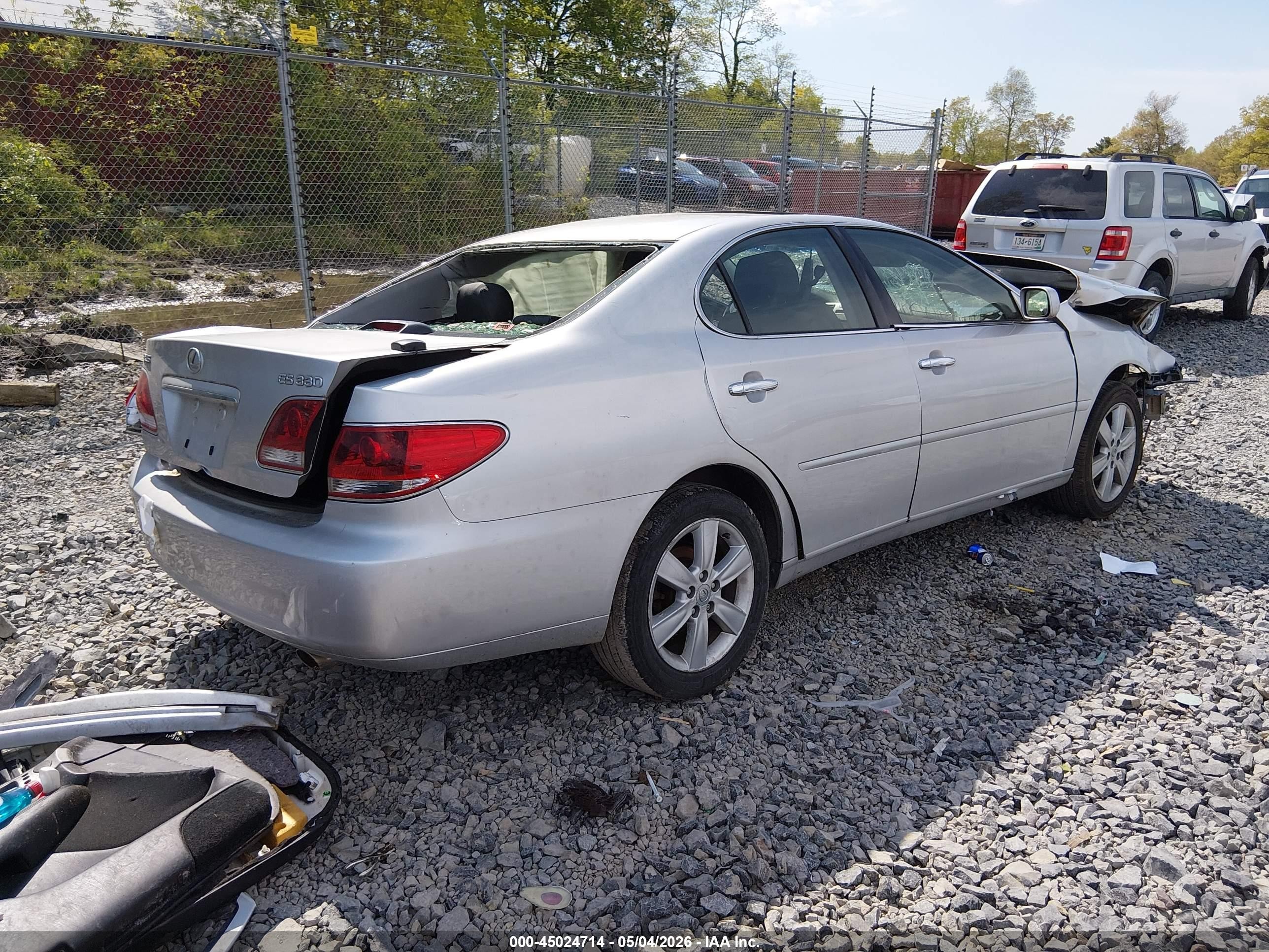 2005 Lexus Es 330   Silver vin: JTHBA30G955121364