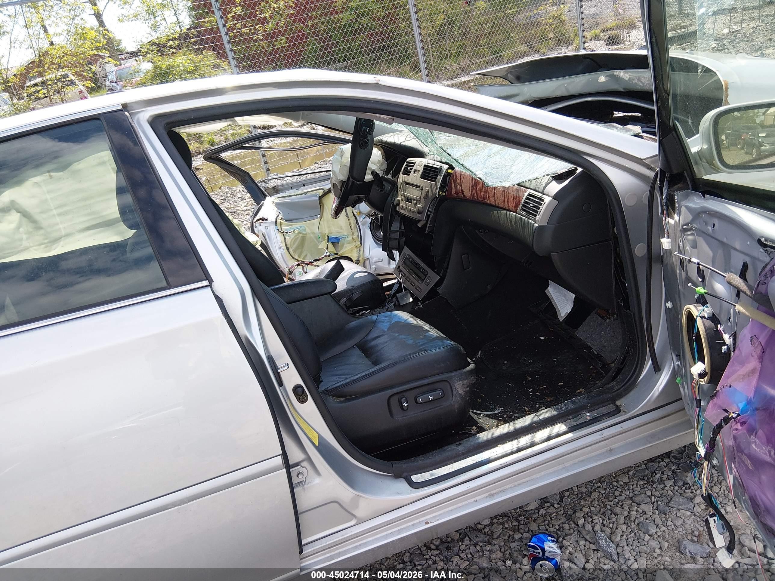 2005 Lexus Es 330   Silver vin: JTHBA30G955121364