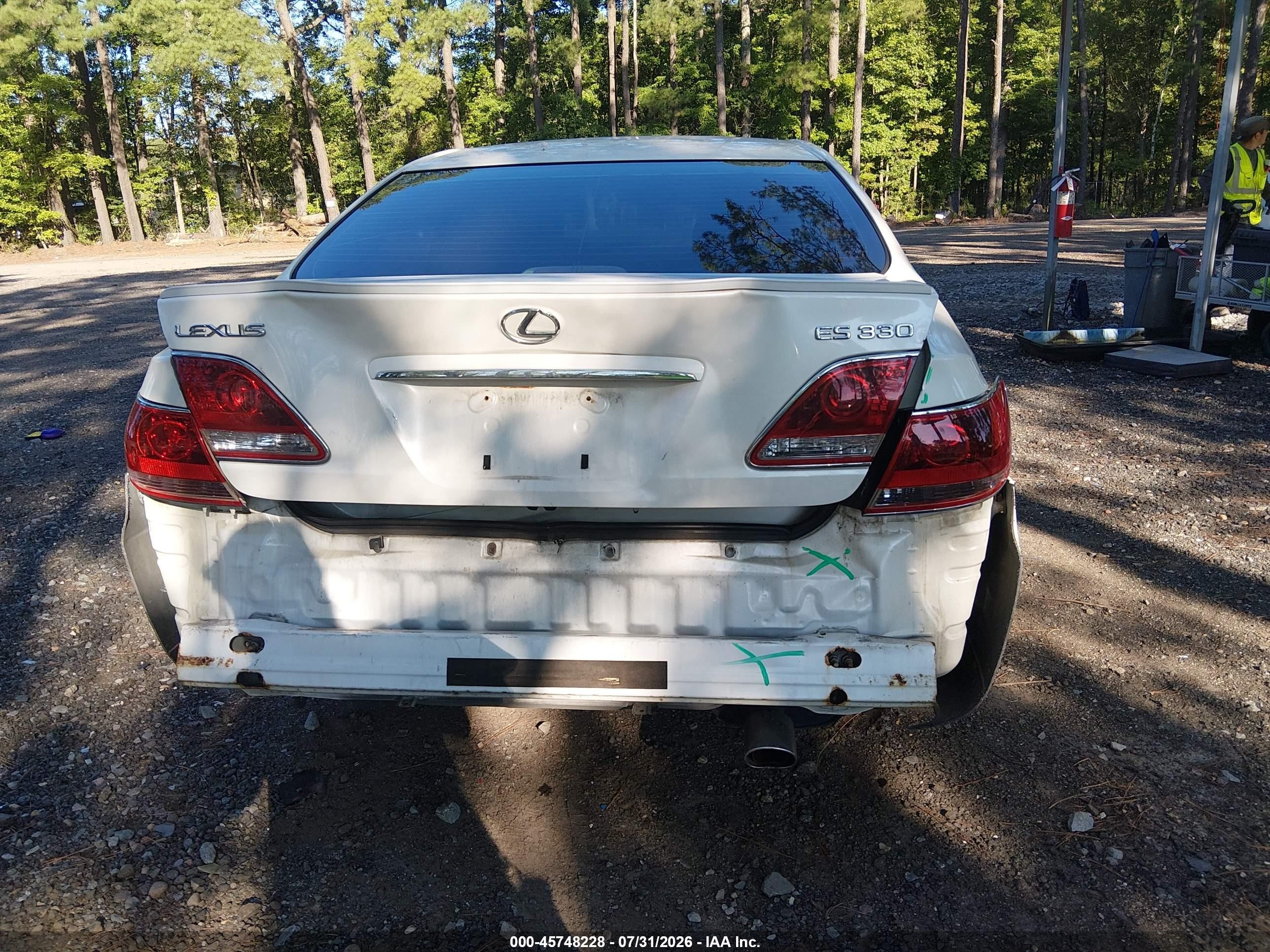 2005 Lexus Es 330   White vin: JTHBA30G955134714