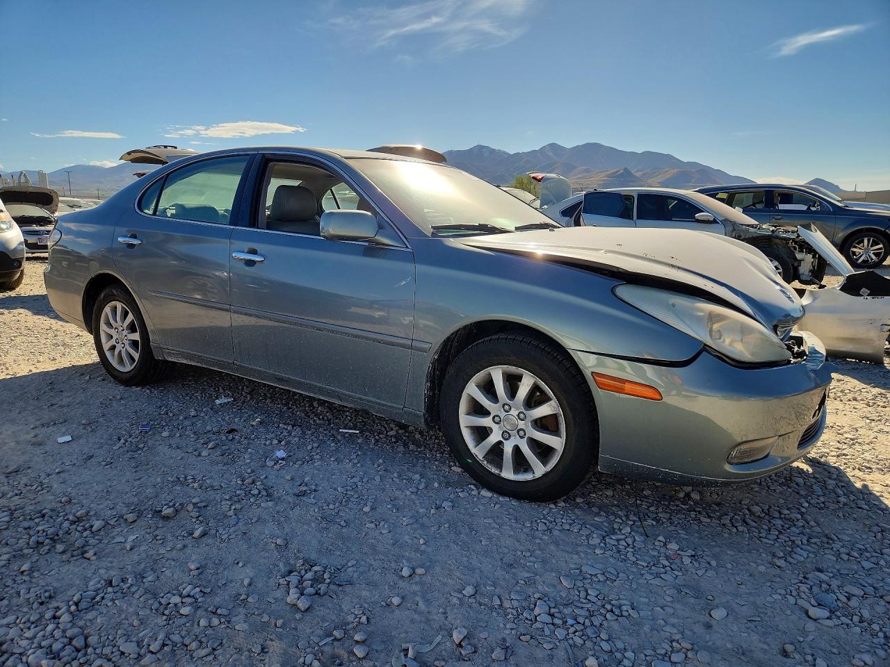 2004 Lexus Es 330 Base Silver vin: JTHBA30GX40010771