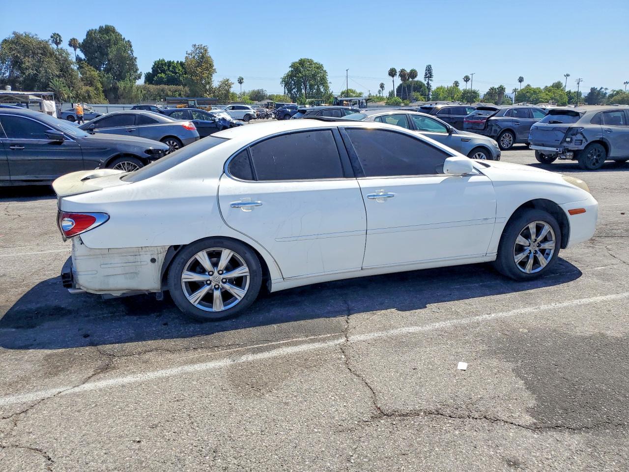 2004 Lexus Es 330 White vin: JTHBA30GX40014562