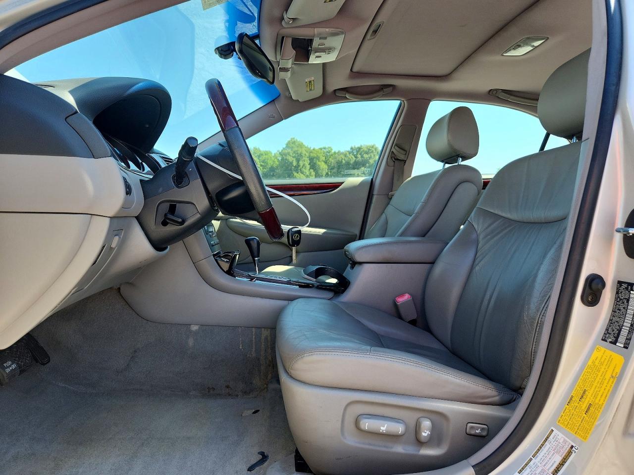 2004 Lexus Es 330 Beige vin: JTHBA30GX45016993
