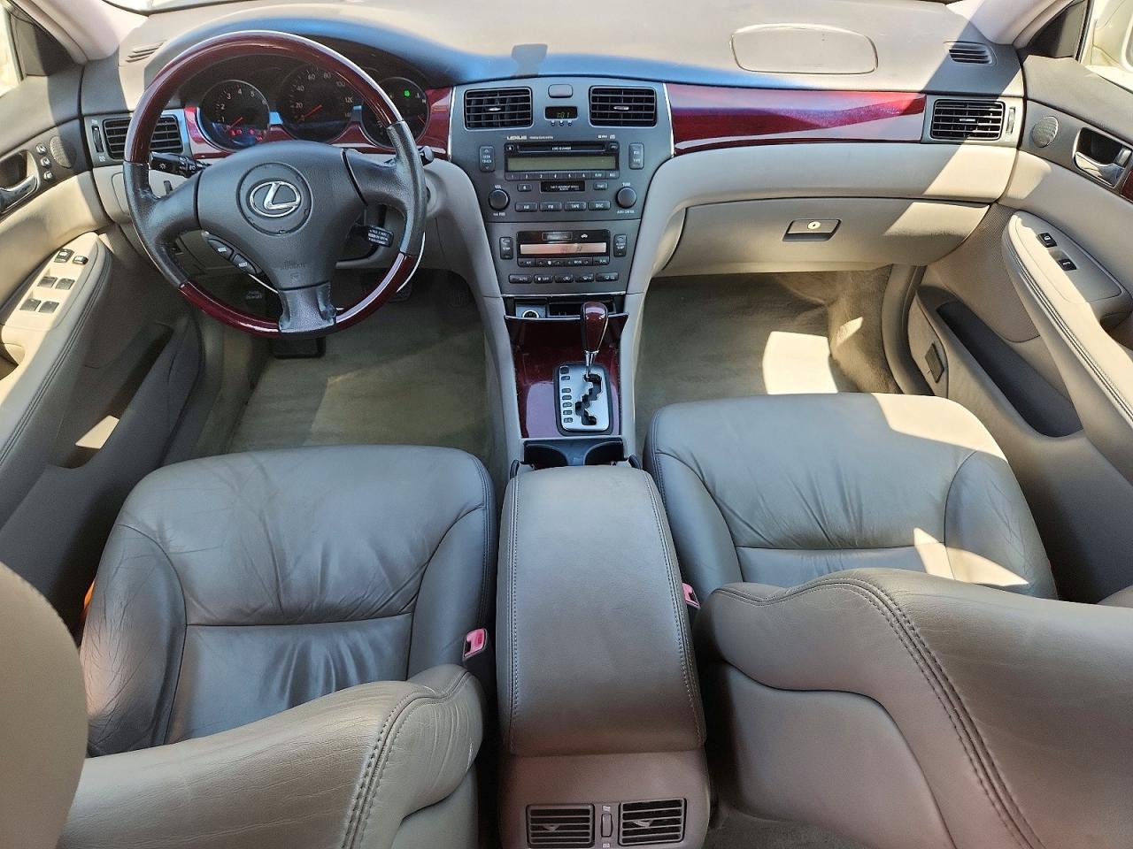 2004 Lexus Es 330 Beige vin: JTHBA30GX45016993