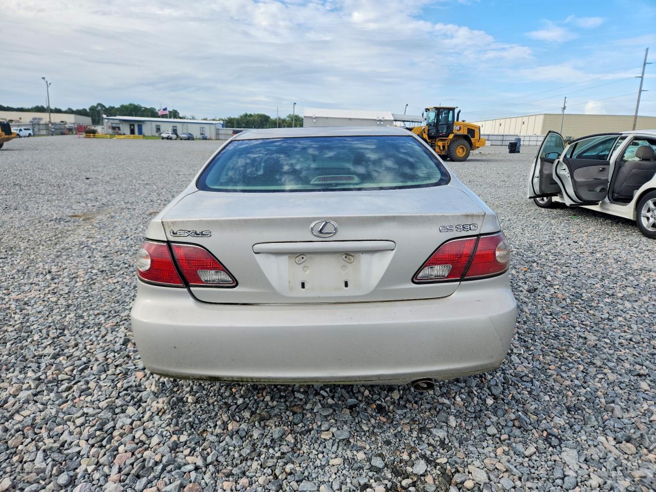 2004 Lexus Es 330 Gold vin: JTHBA30GX45043045
