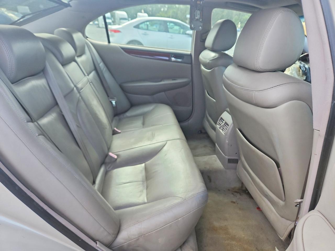 2004 Lexus Es 330 Gold vin: JTHBA30GX45043045