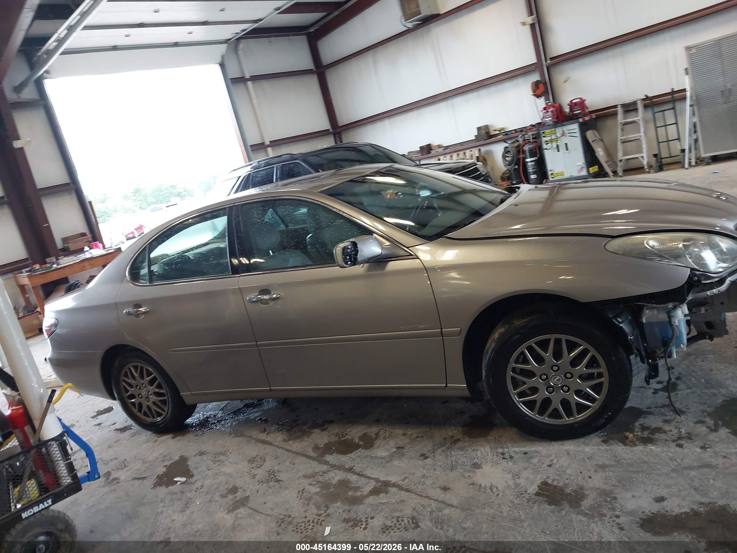 2004 Lexus Es 330 Серебряный vin: JTHBA30GX45047175