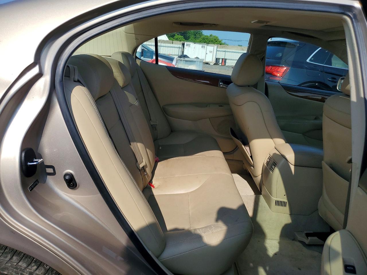2005 Lexus Es 330 Tan vin: JTHBA30GX55089363