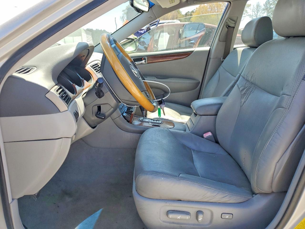 2005 Lexus Es 330 Base Silver vin: JTHBA30GX55091193
