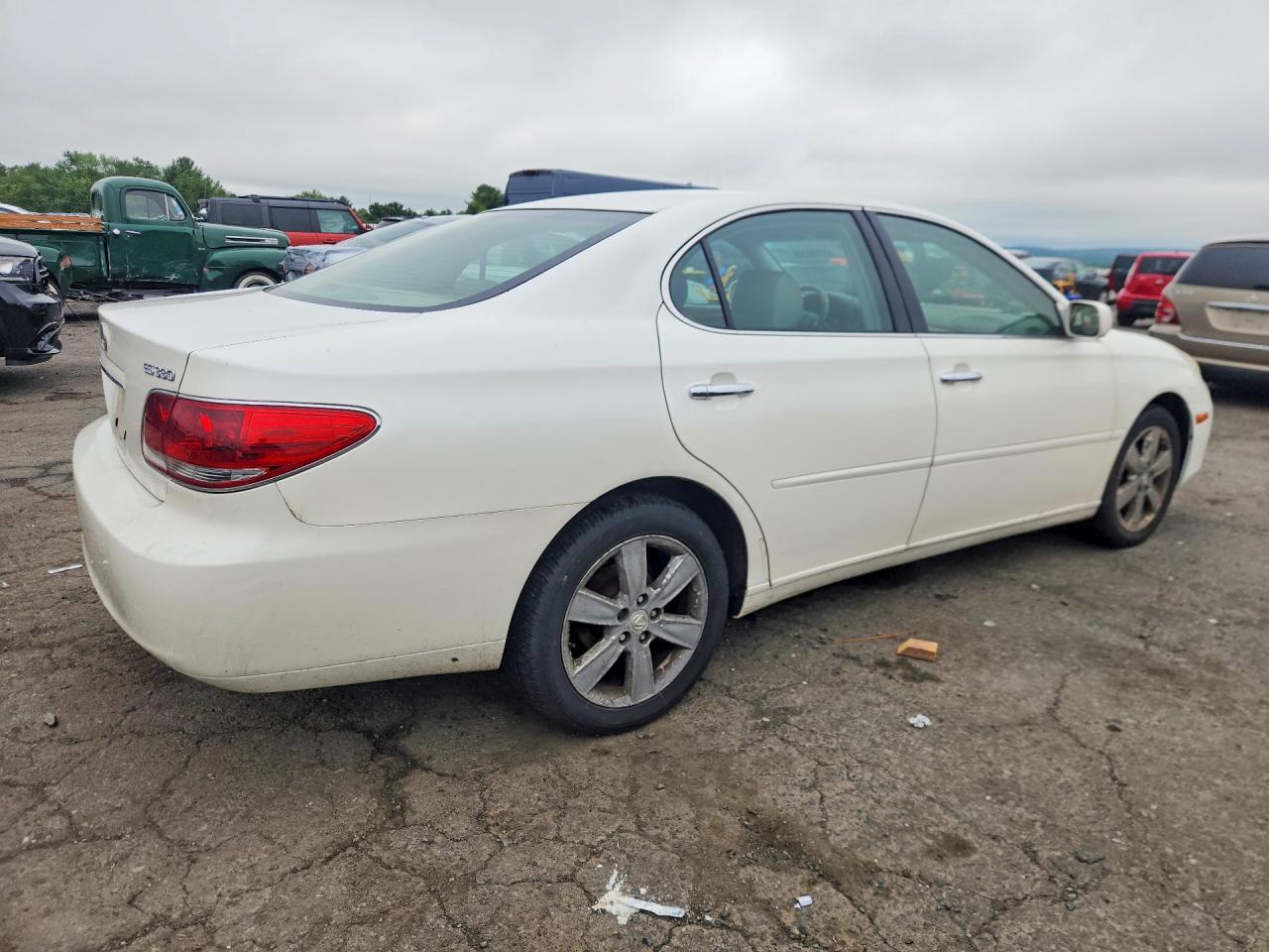 2005 Lexus Es 330 White vin: JTHBA30GX55120109
