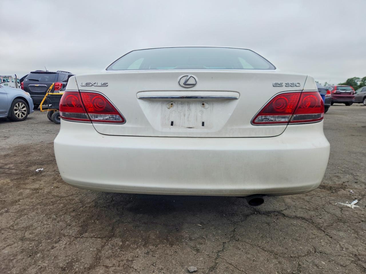 2005 Lexus Es 330 White vin: JTHBA30GX55120109