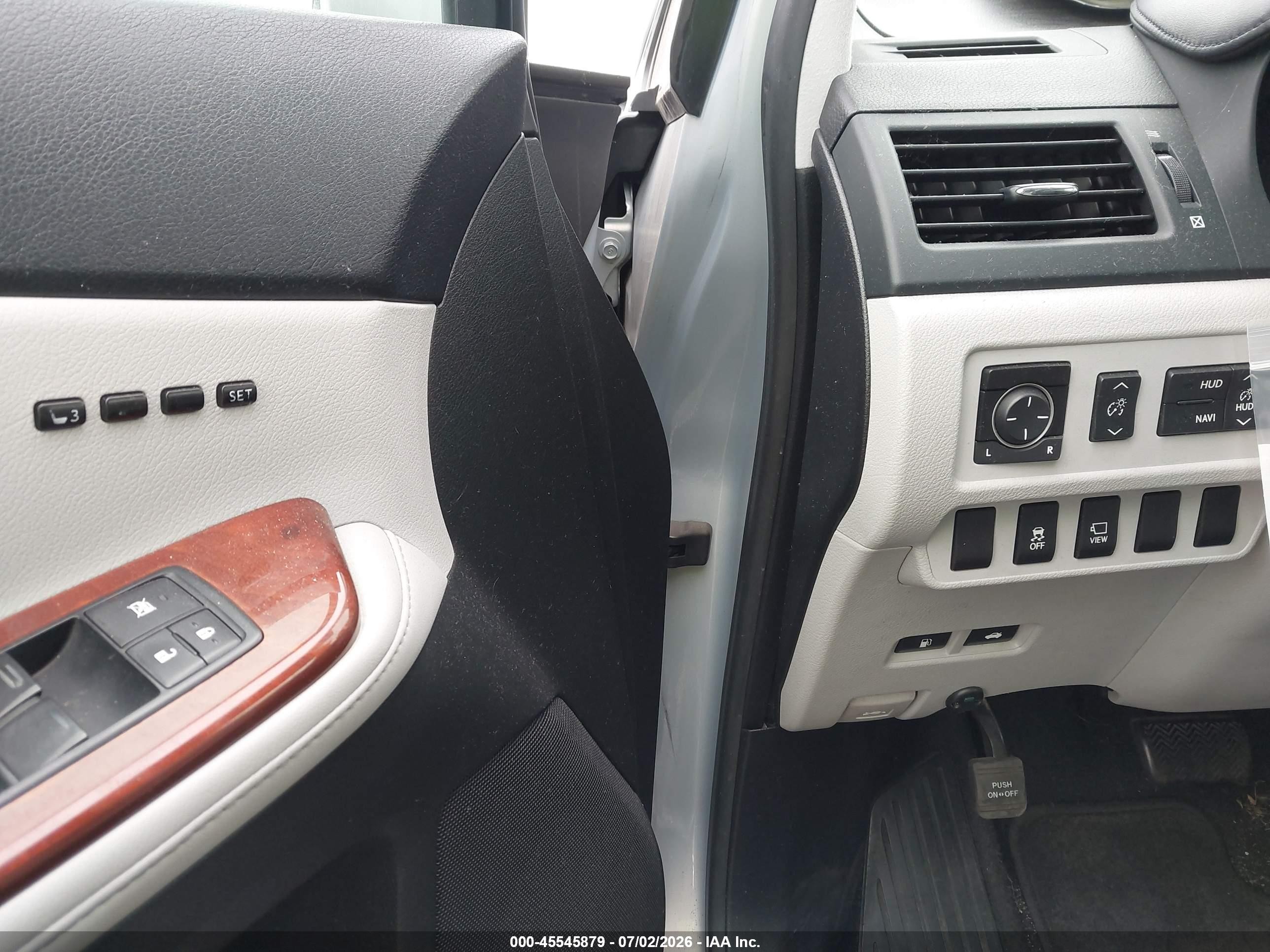 2010 Lexus Hs 250h Premium Серебряный vin: JTHBB1BA1A2013925