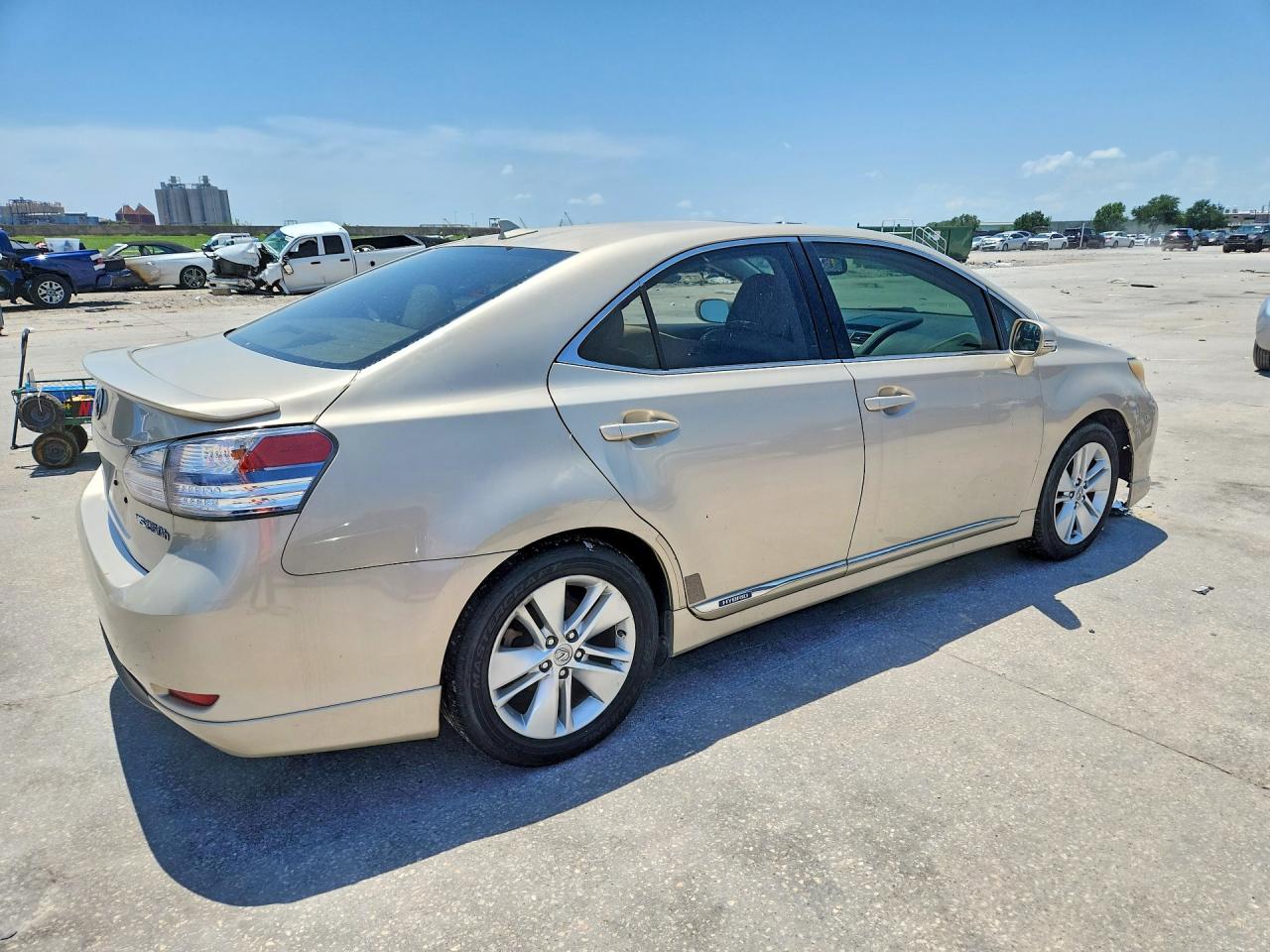 2011 Lexus Hs 250h Gold vin: JTHBB1BA2B2044506