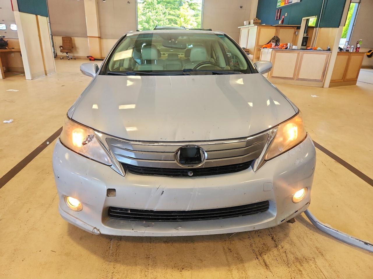 2010 Lexus Hs 250h Silver vin: JTHBB1BA3A2026109