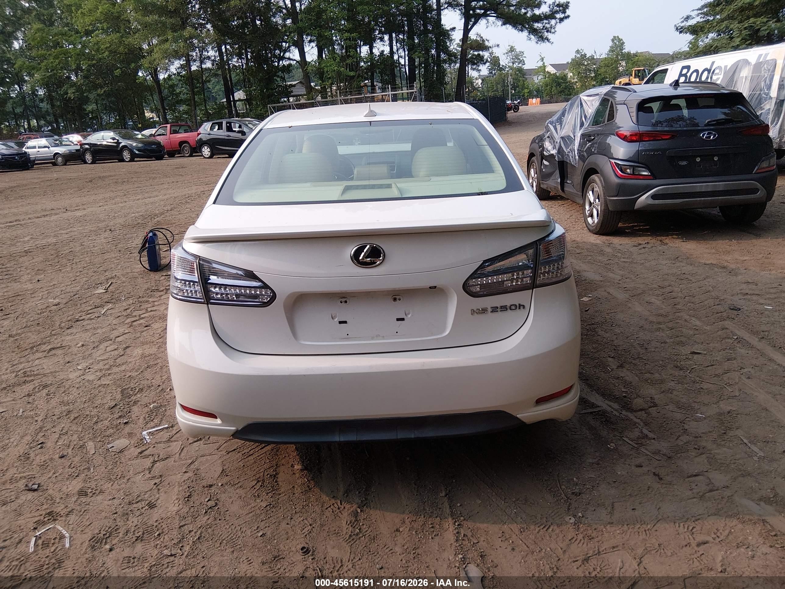 2011 Lexus Hs 250h White vin: JTHBB1BA4B2043969