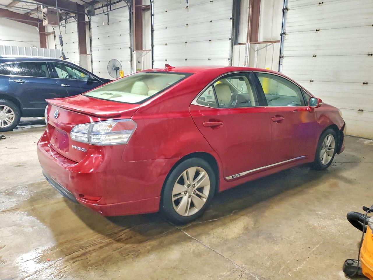 2010 Lexus Hs 250h Red vin: JTHBB1BA7A2022807