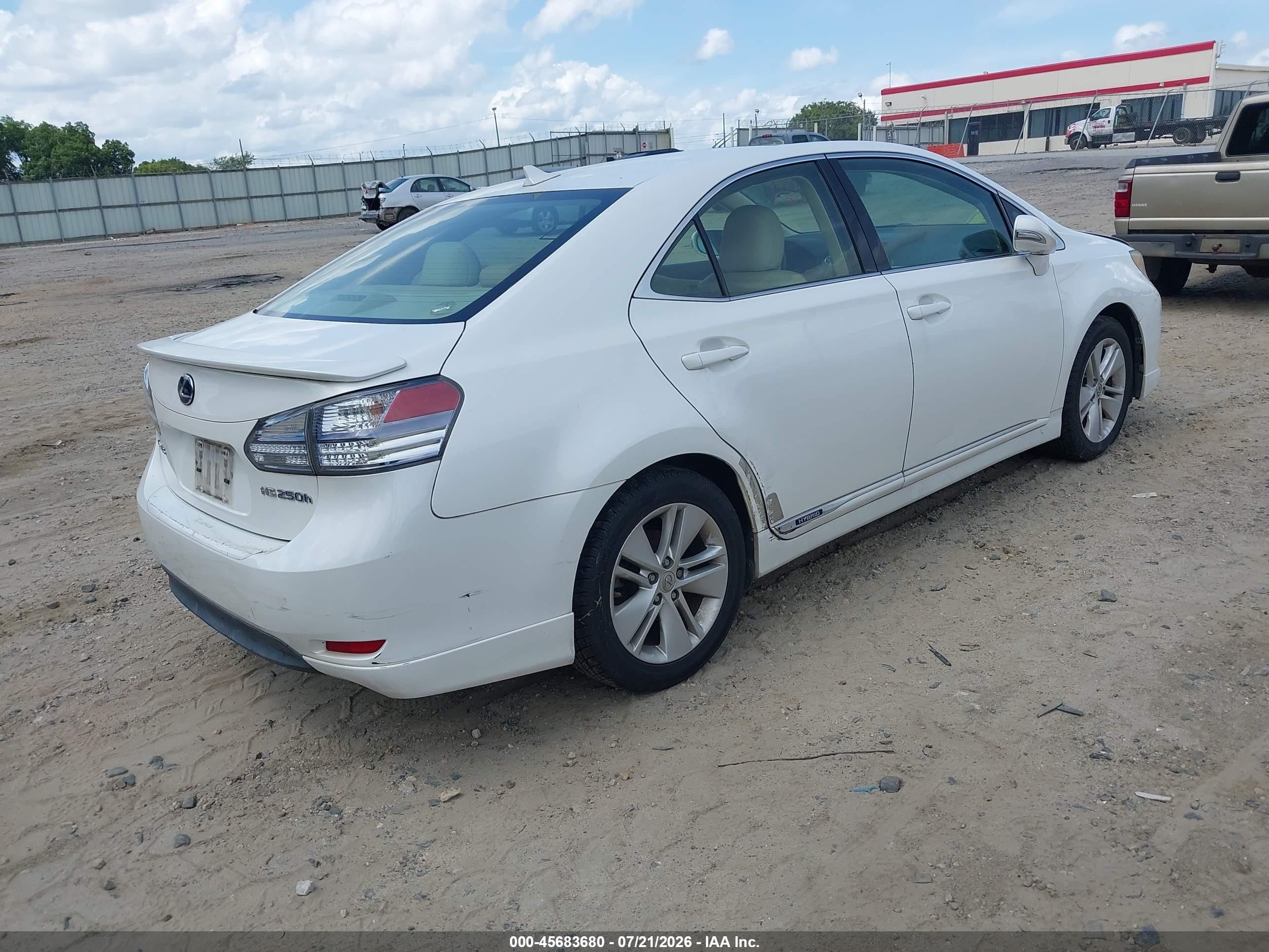 2010 Lexus Hs 250h   White vin: JTHBB1BA7A2023021