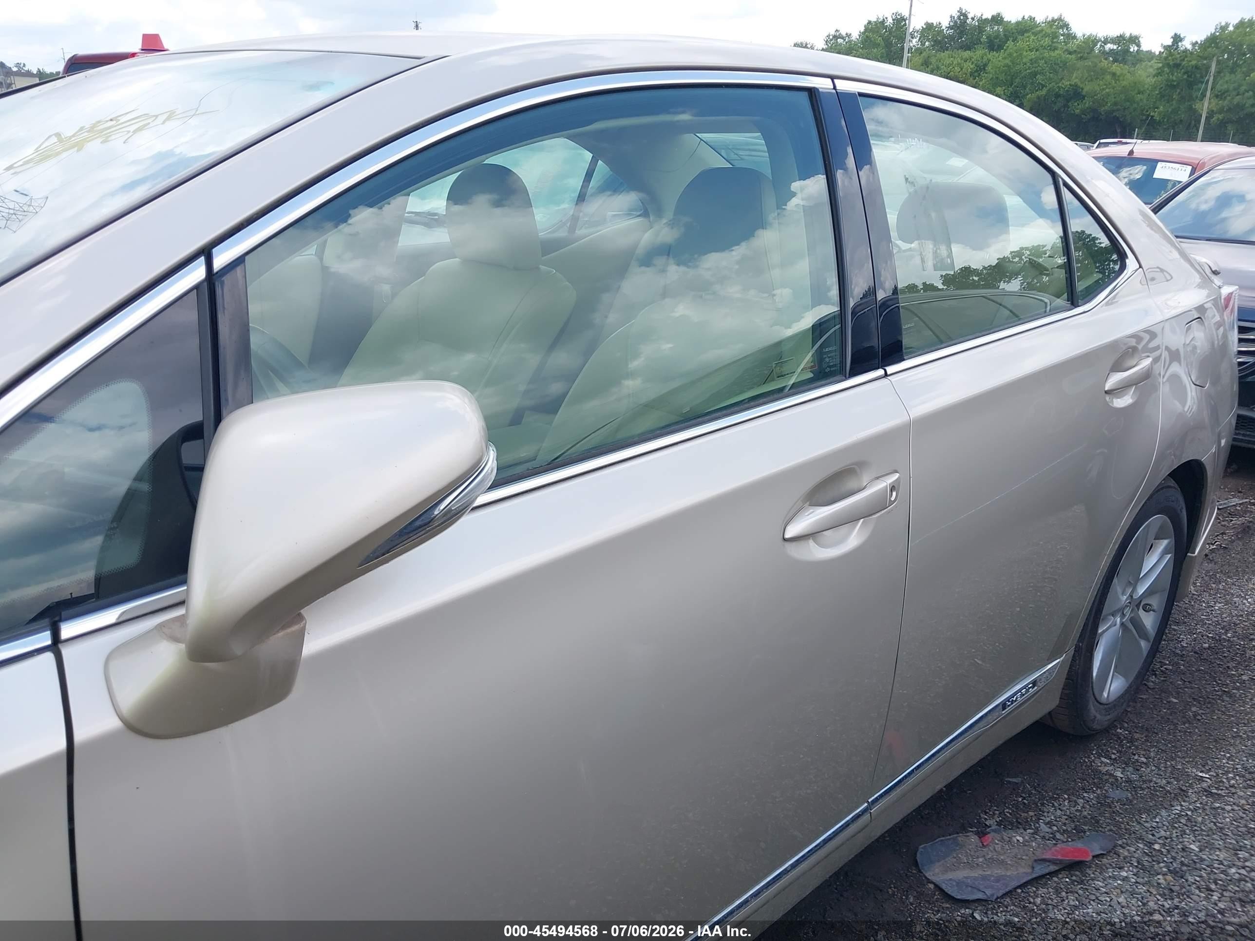 2011 Lexus Hs 250h   Gold vin: JTHBB1BA7B2048356