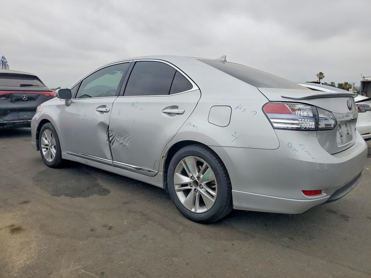 2011 Lexus Hs 250h Серебряный vin: JTHBB1BA8B2046650
