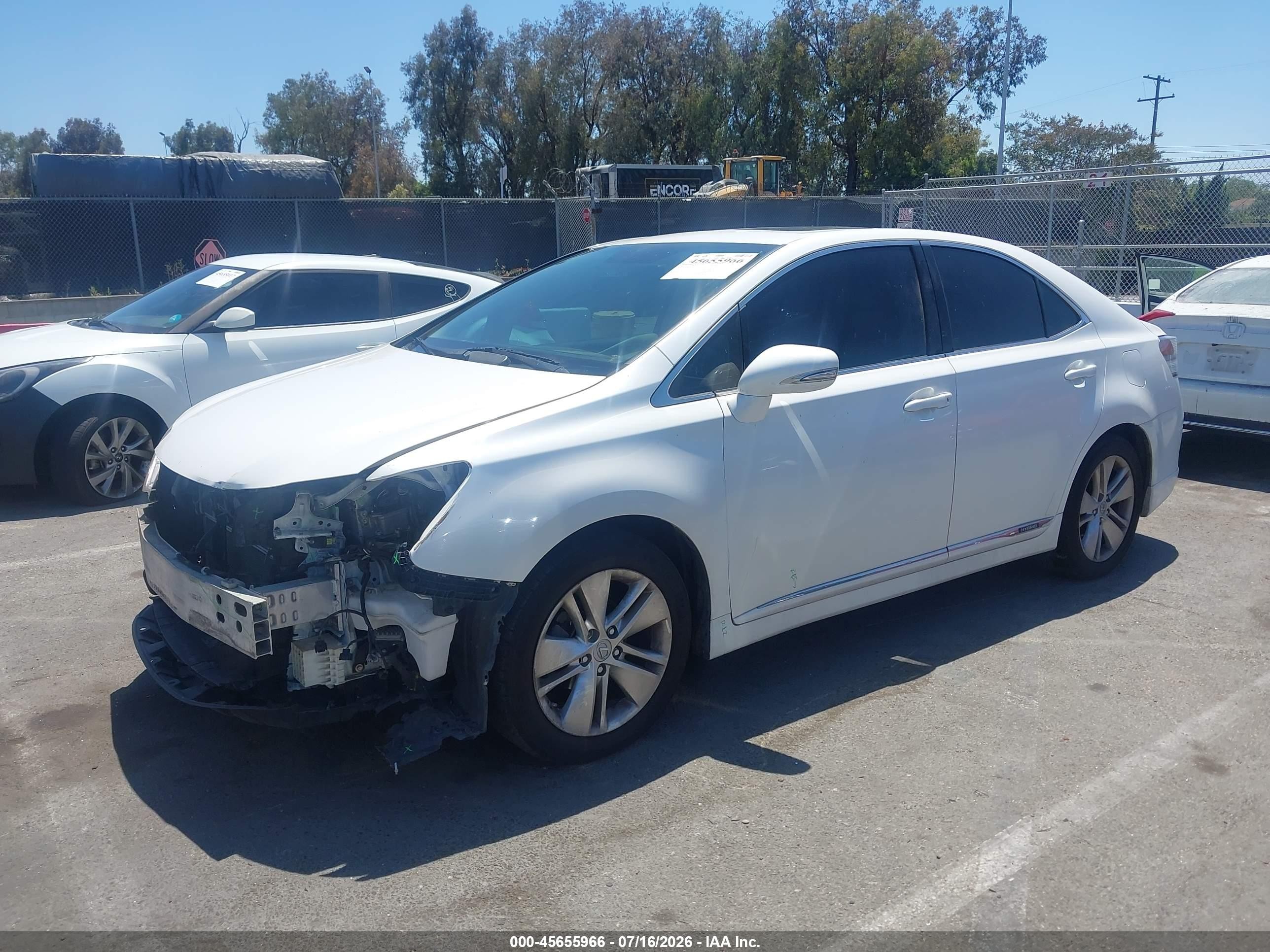 2010 Lexus Hs 250h   White vin: JTHBB1BAXA2016144