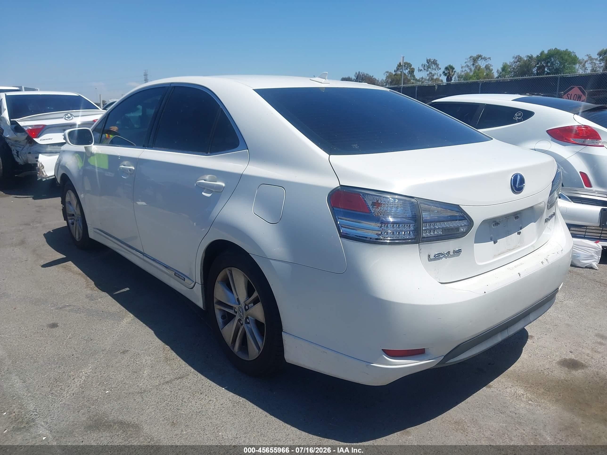 2010 Lexus Hs 250h   White vin: JTHBB1BAXA2016144