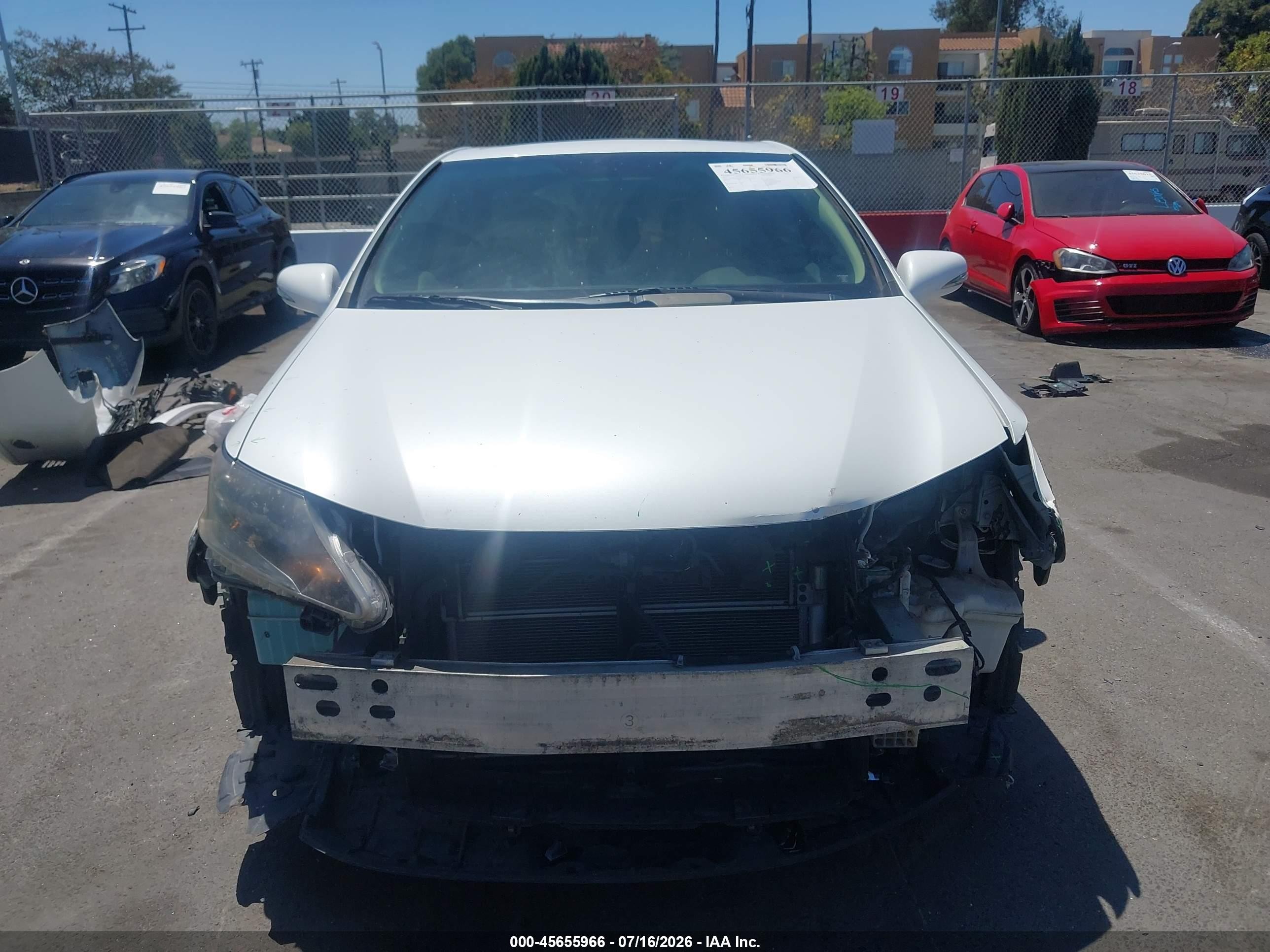 2010 Lexus Hs 250h   White vin: JTHBB1BAXA2016144