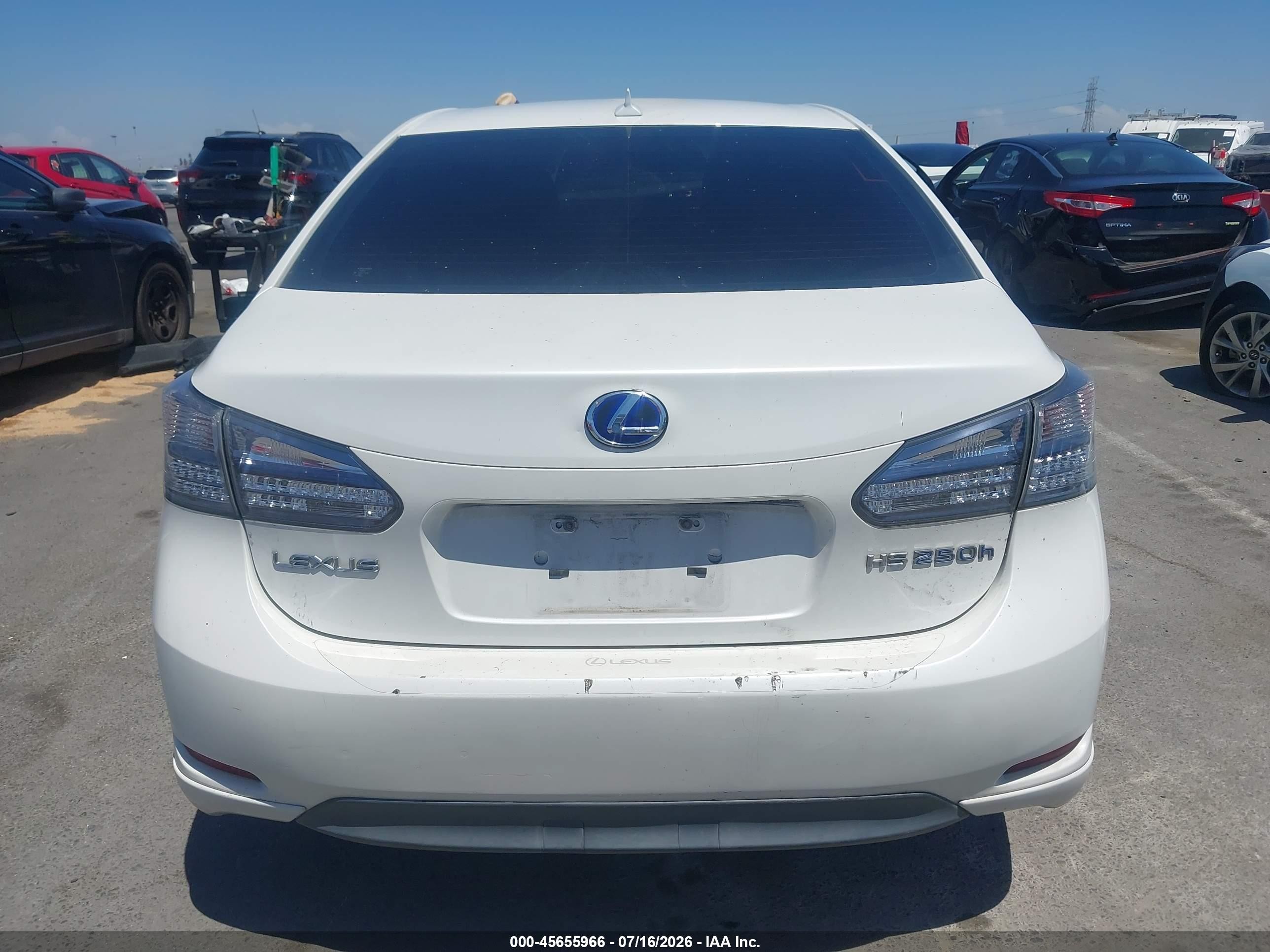 2010 Lexus Hs 250h   White vin: JTHBB1BAXA2016144