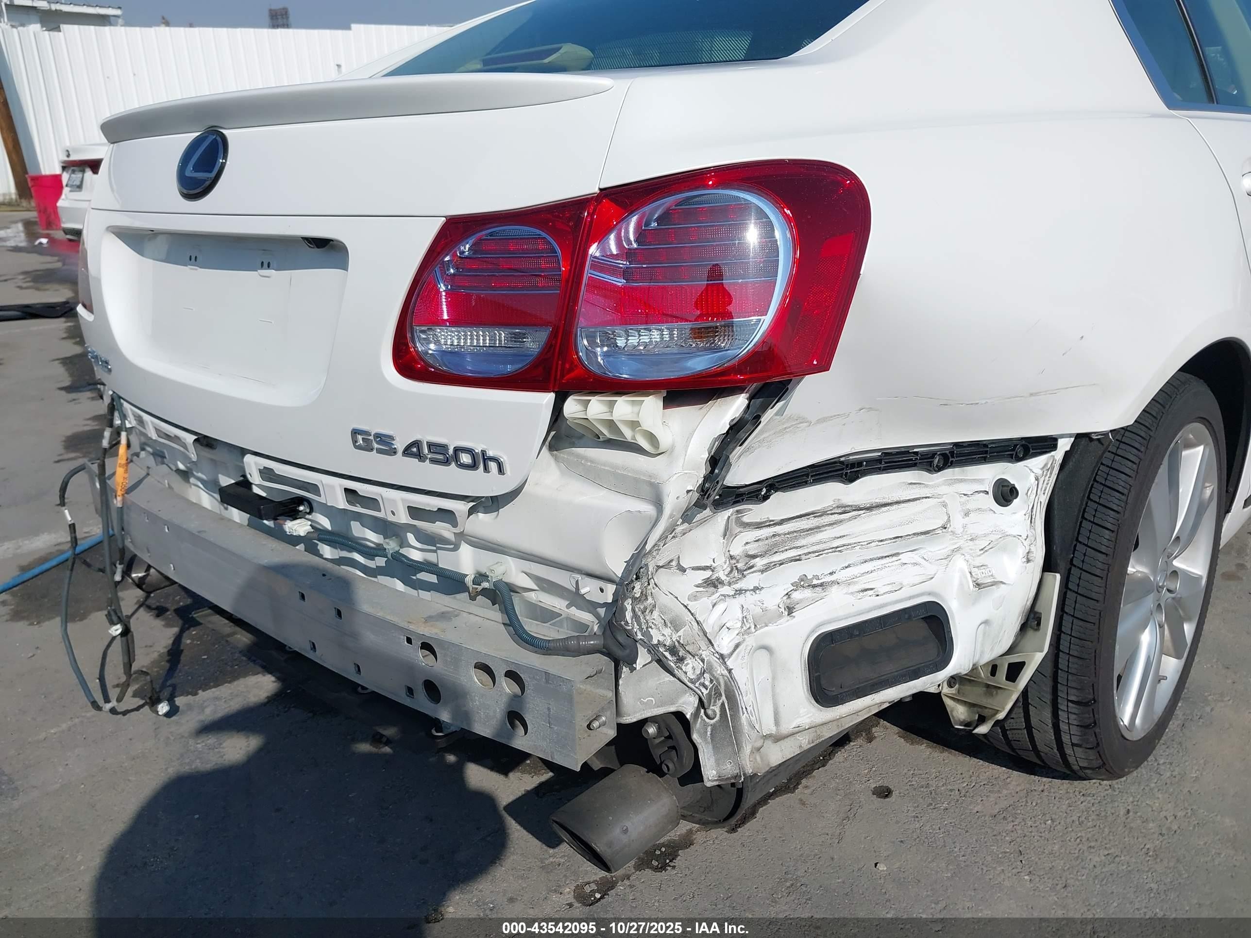 2010 Lexus Gs 450h   White vin: JTHBC1KS4A5021098