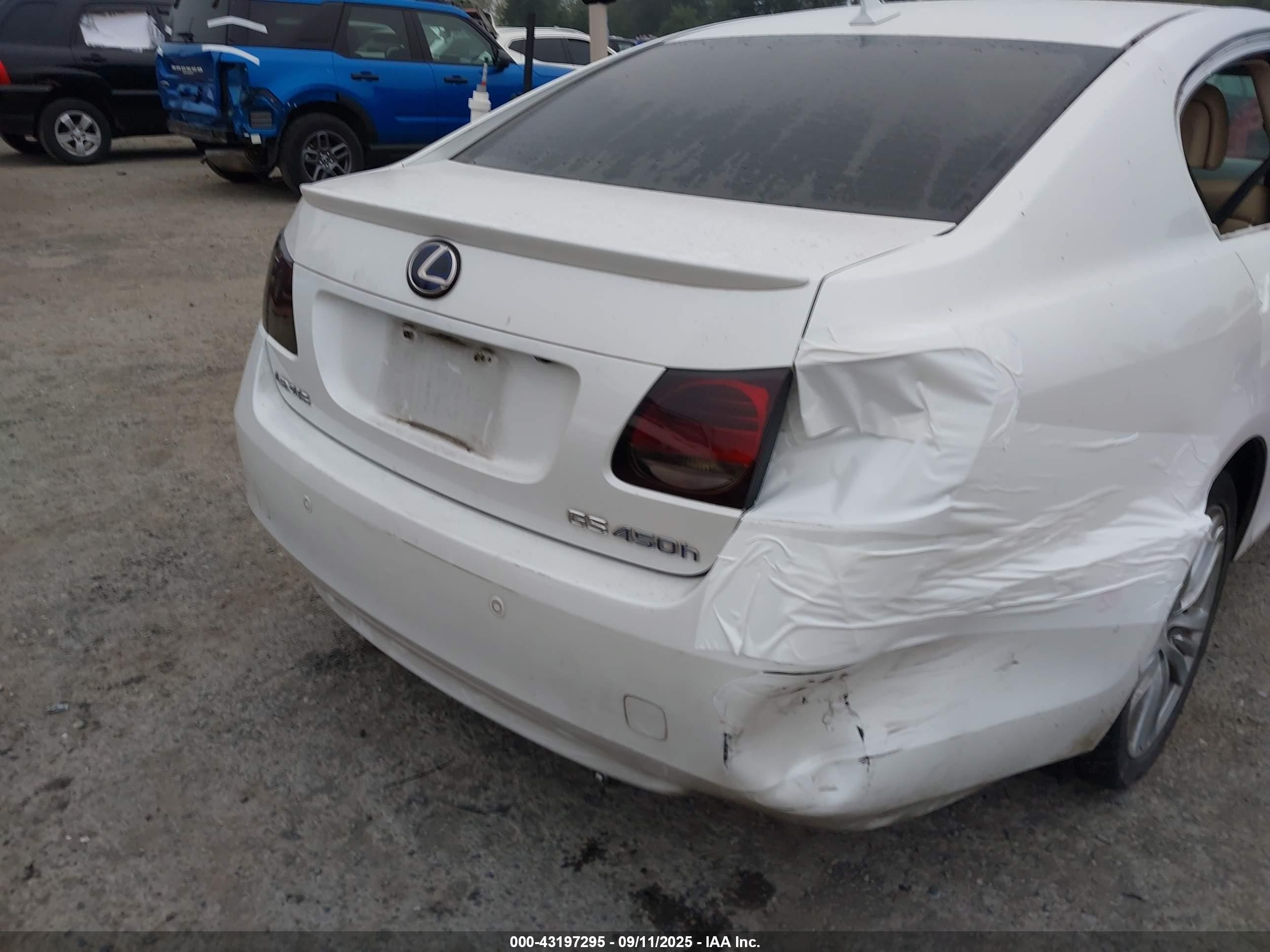 2008 Lexus Gs 450h   White vin: JTHBC96S085012787