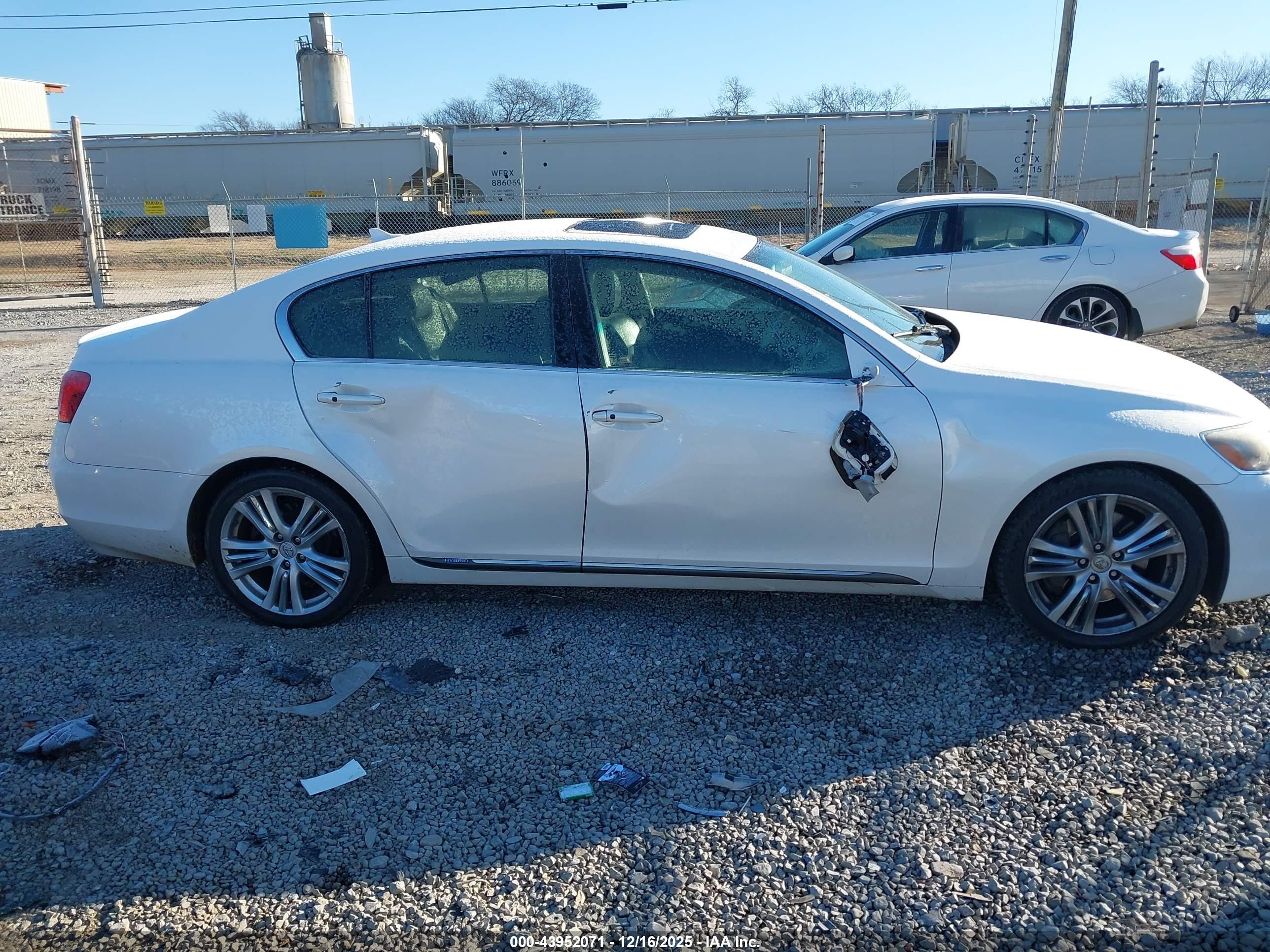 2008 Lexus Gs 450h   White vin: JTHBC96S885015176