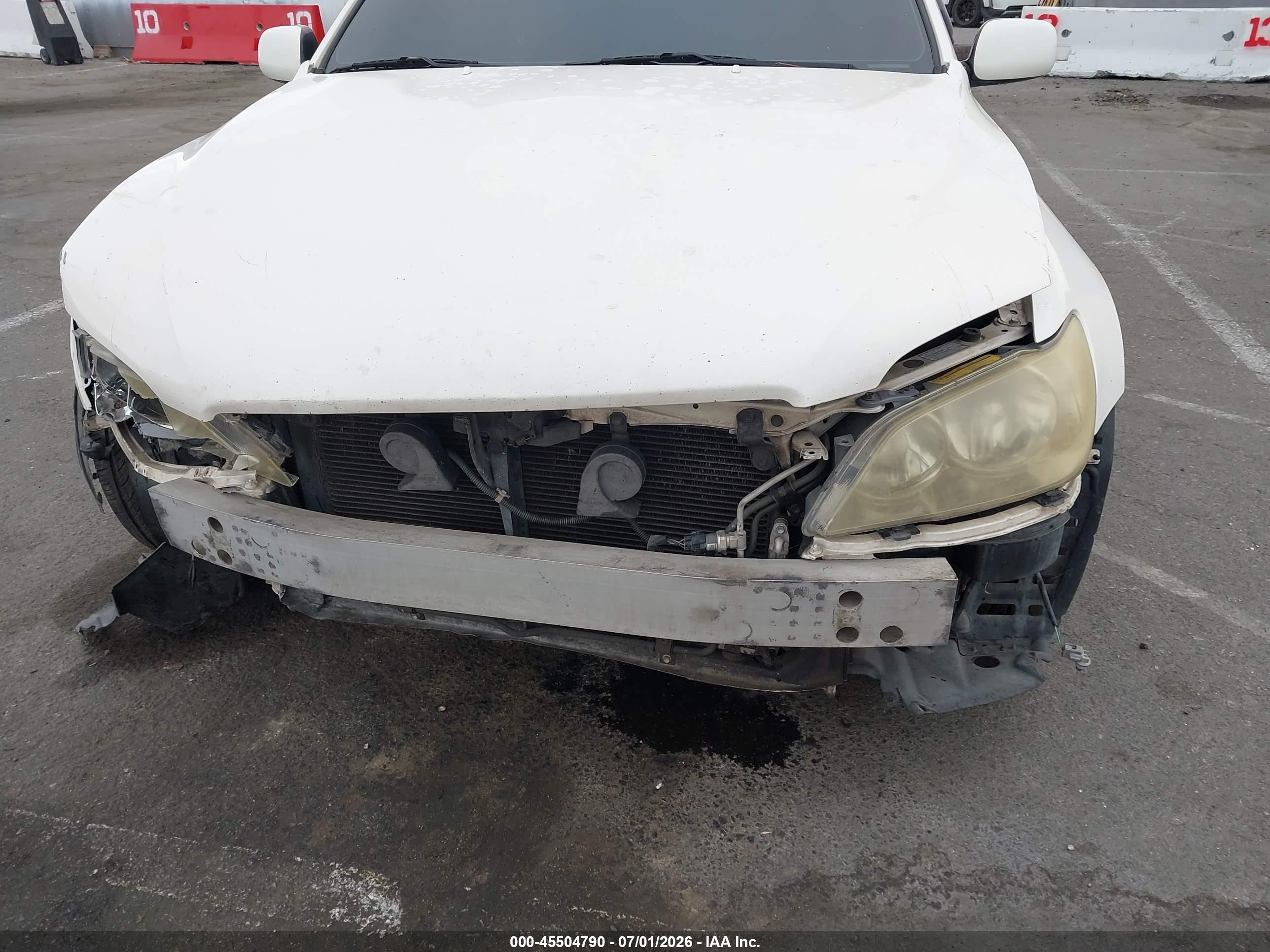 2001 Lexus Is 300   White vin: JTHBD182010007183