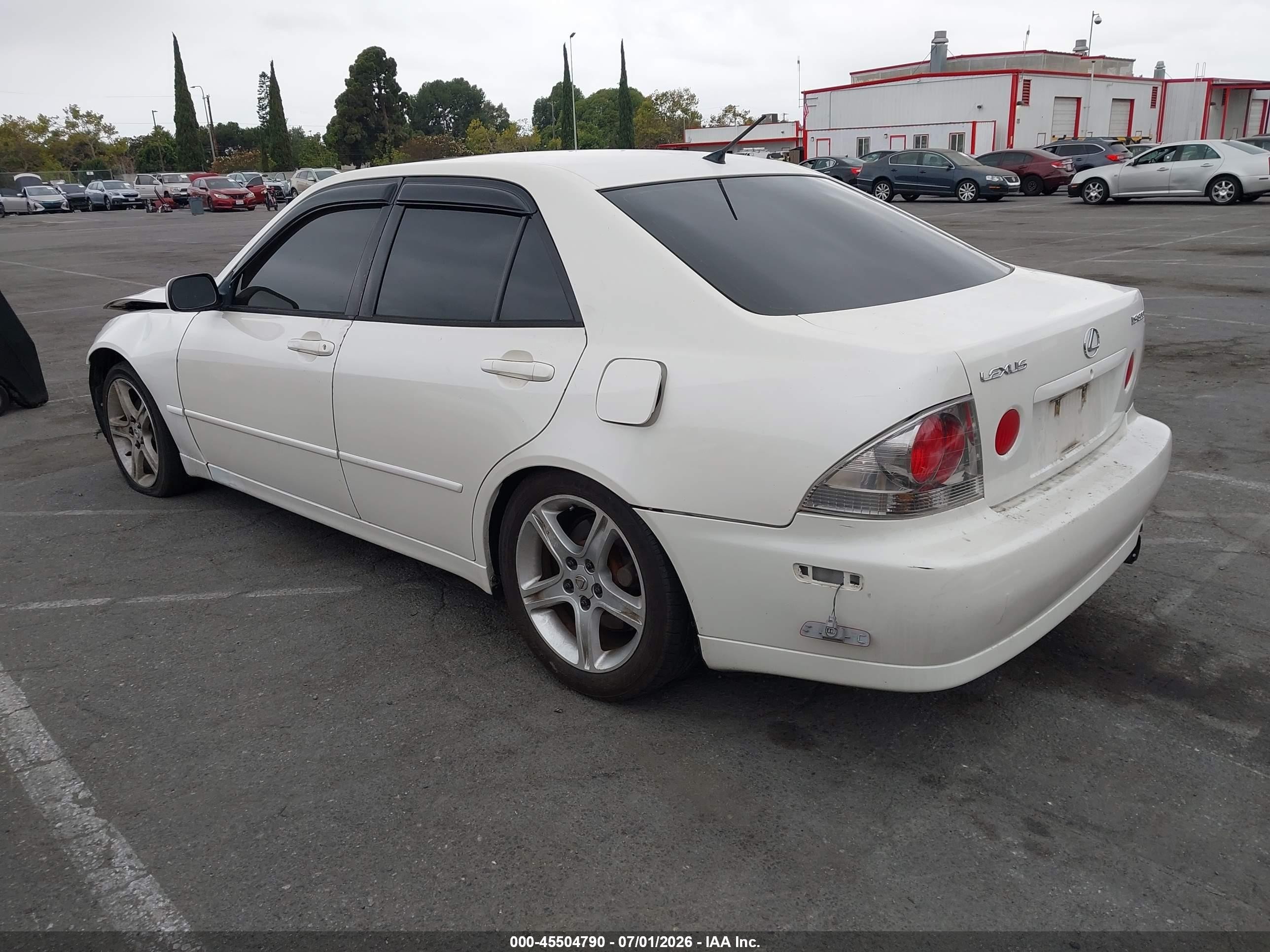 2001 Lexus Is 300   White vin: JTHBD182010007183