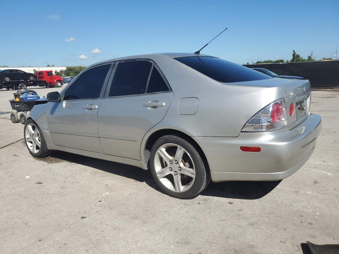 2001 Lexus Is 300 Silver vin: JTHBD182010008768