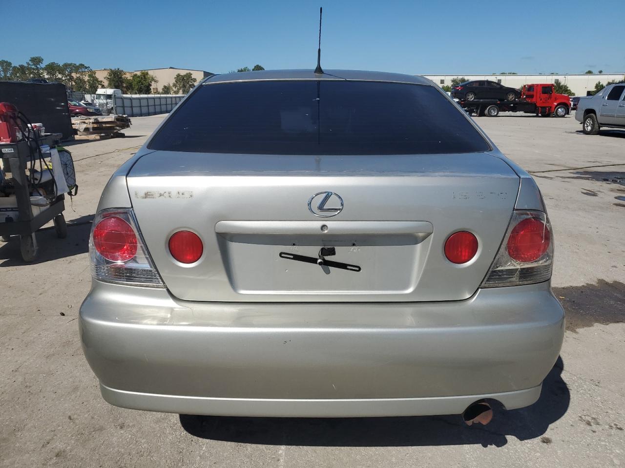 2001 Lexus Is 300 Silver vin: JTHBD182010008768