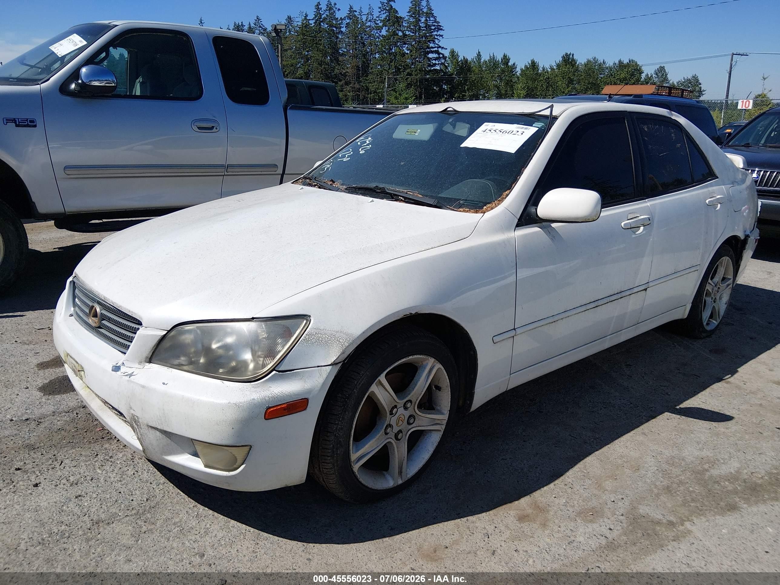2001 Lexus Is 300   White vin: JTHBD182010029717