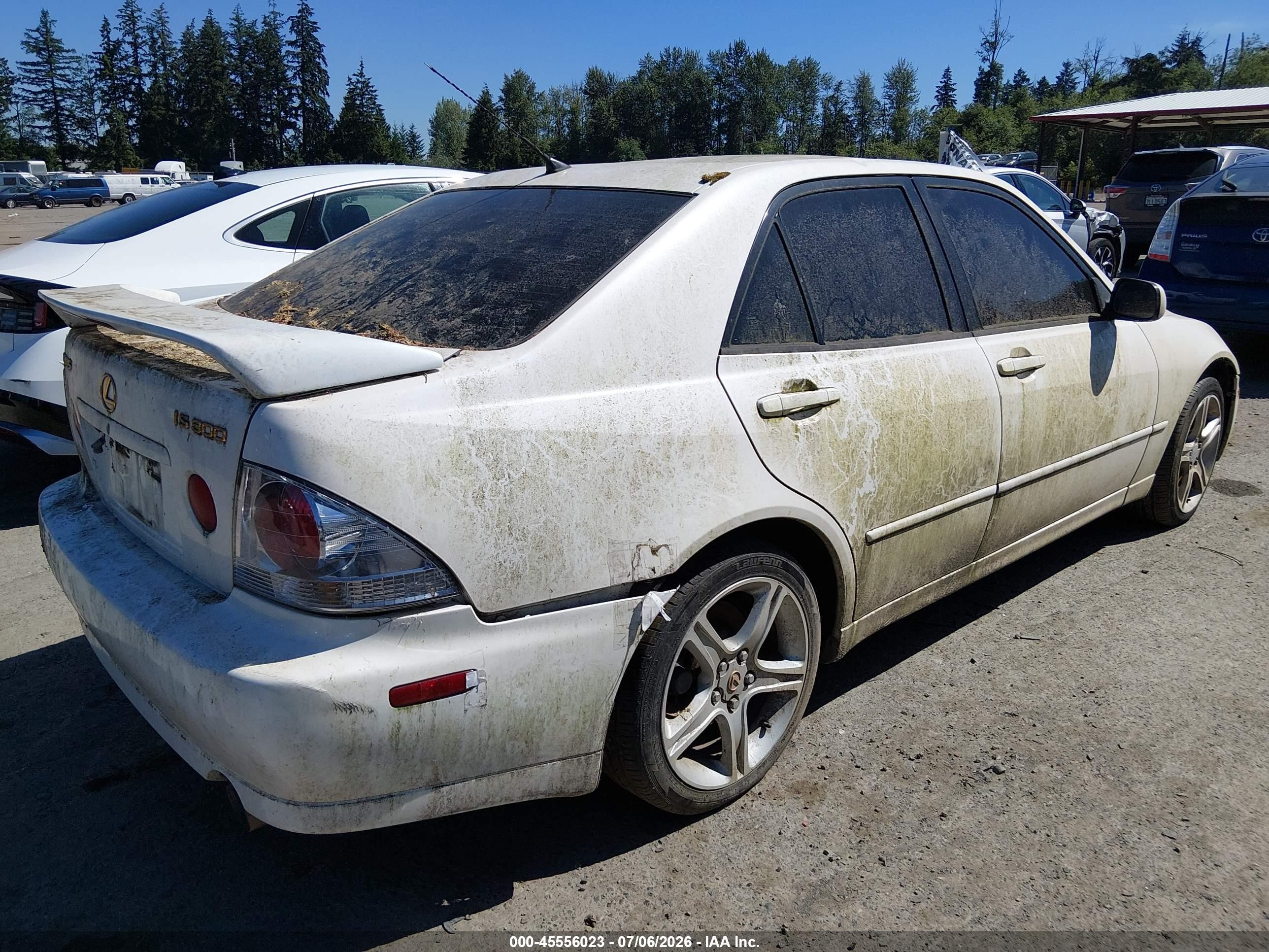 2001 Lexus Is 300   White vin: JTHBD182010029717
