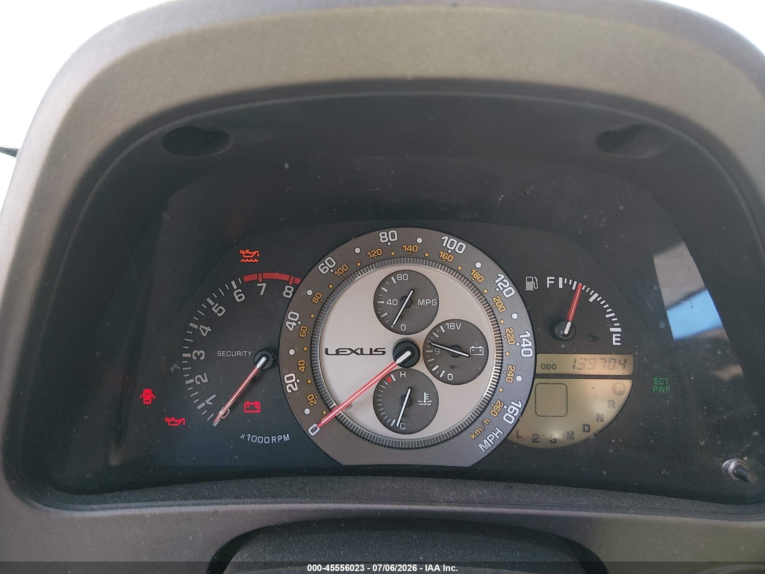 2001 Lexus Is 300   White vin: JTHBD182010029717
