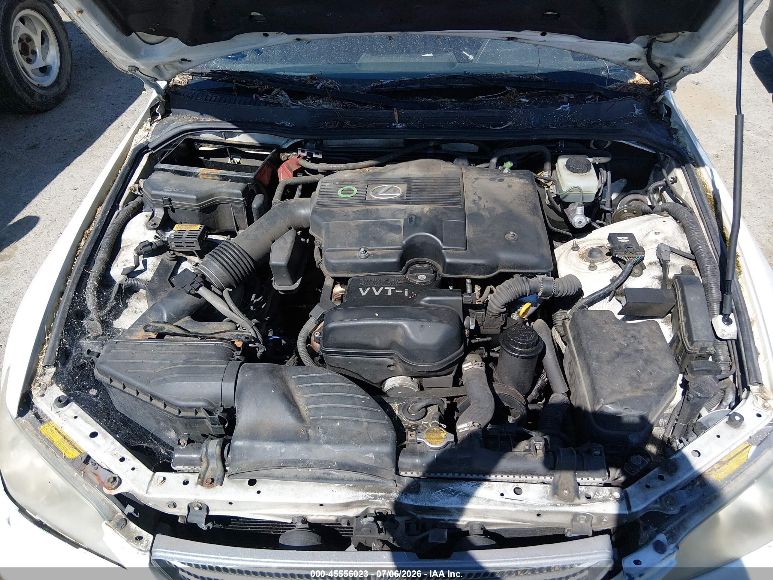 2001 Lexus Is 300   White vin: JTHBD182010029717
