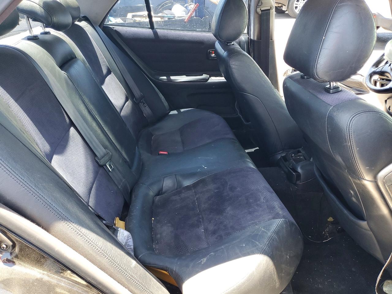 2001 Lexus Is 300 Черный vin: JTHBD182110005832