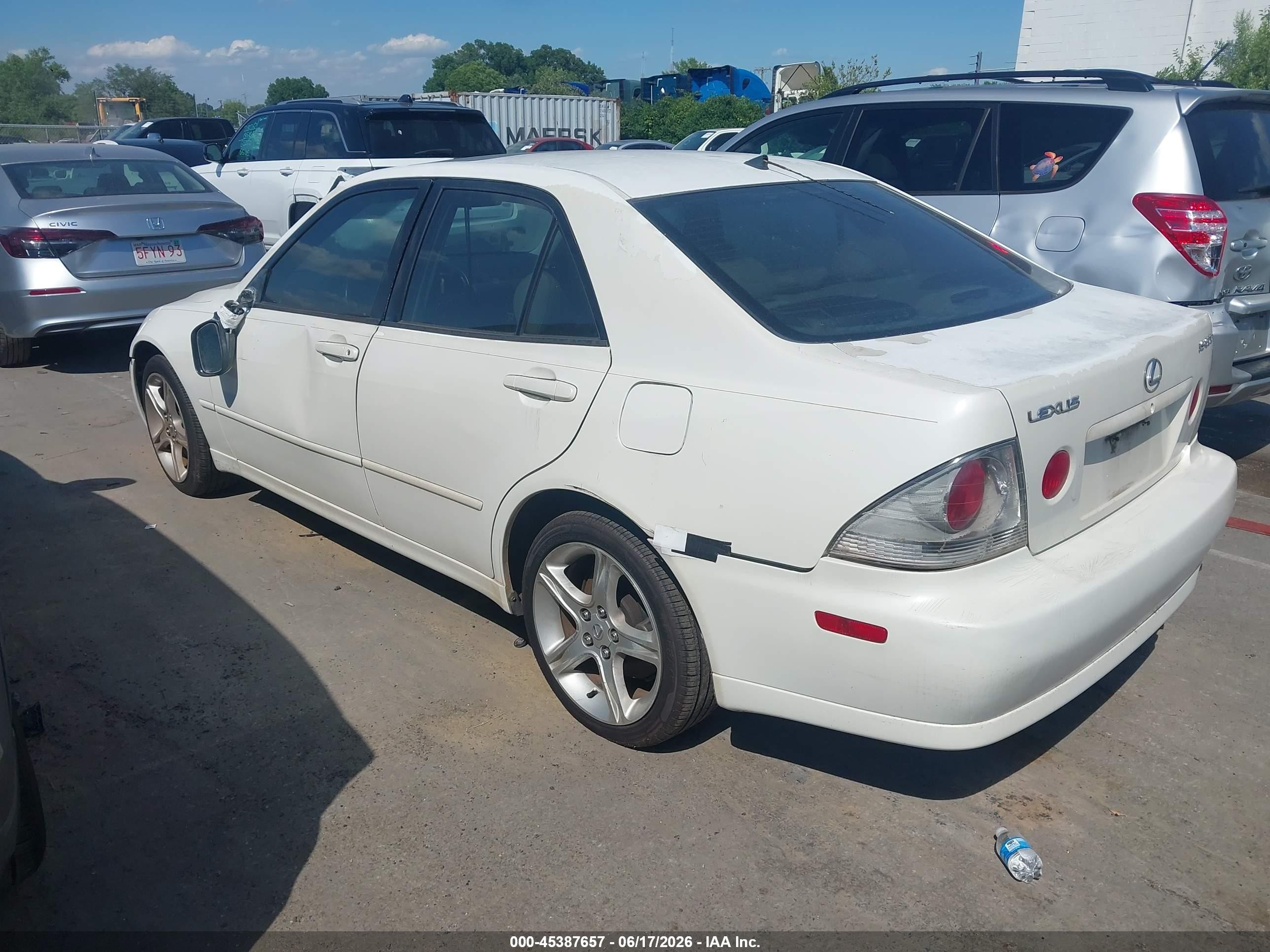 2001 Lexus Is 300   White vin: JTHBD182210004298