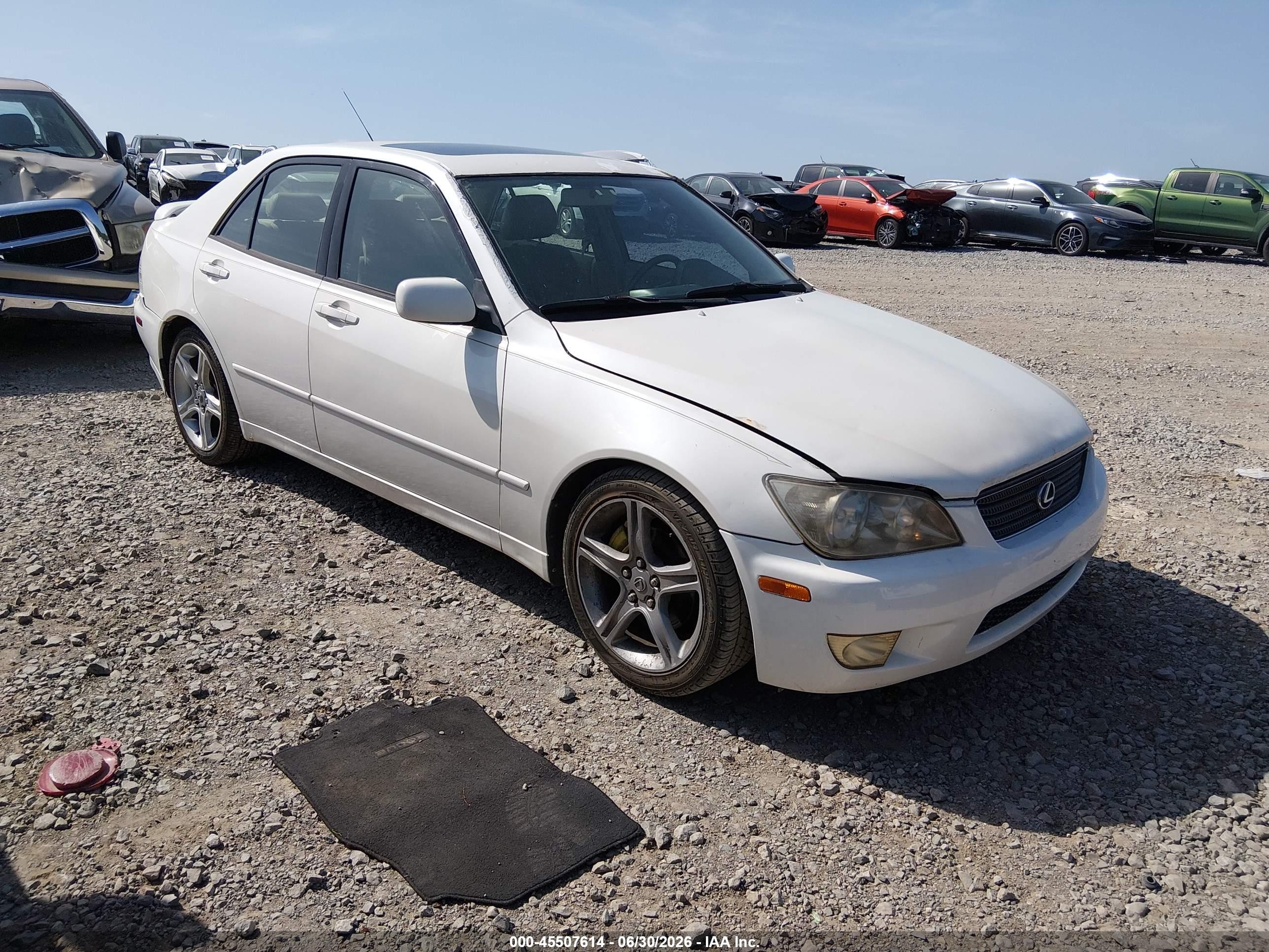 2001 Lexus Is 300   White vin: JTHBD182210005595