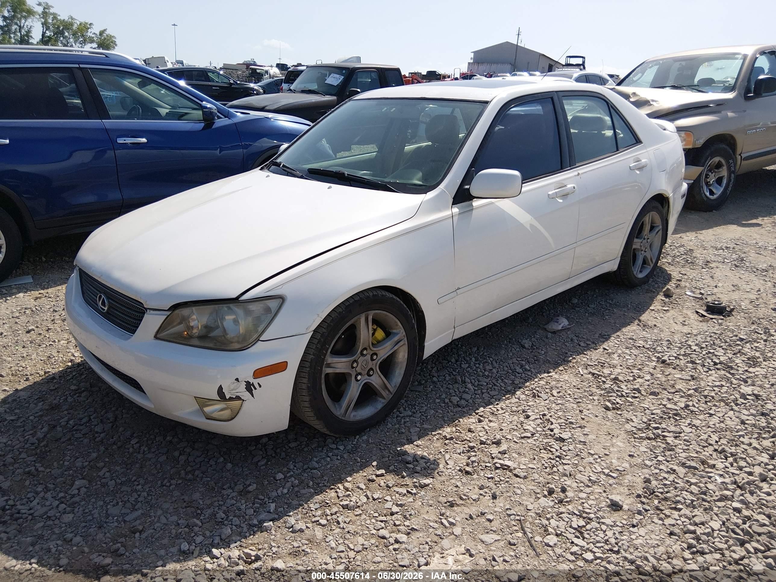2001 Lexus Is 300   White vin: JTHBD182210005595