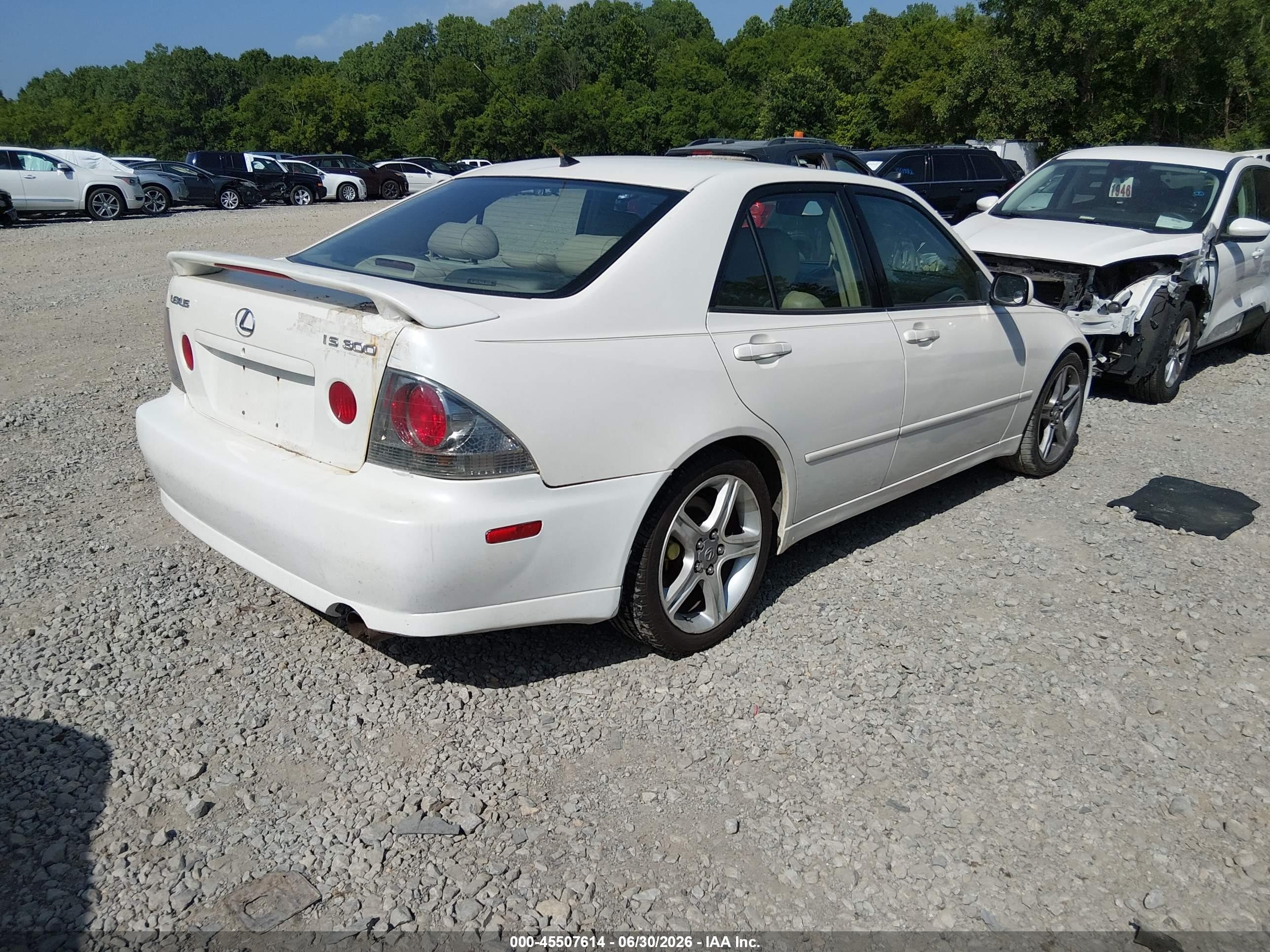 2001 Lexus Is 300   White vin: JTHBD182210005595