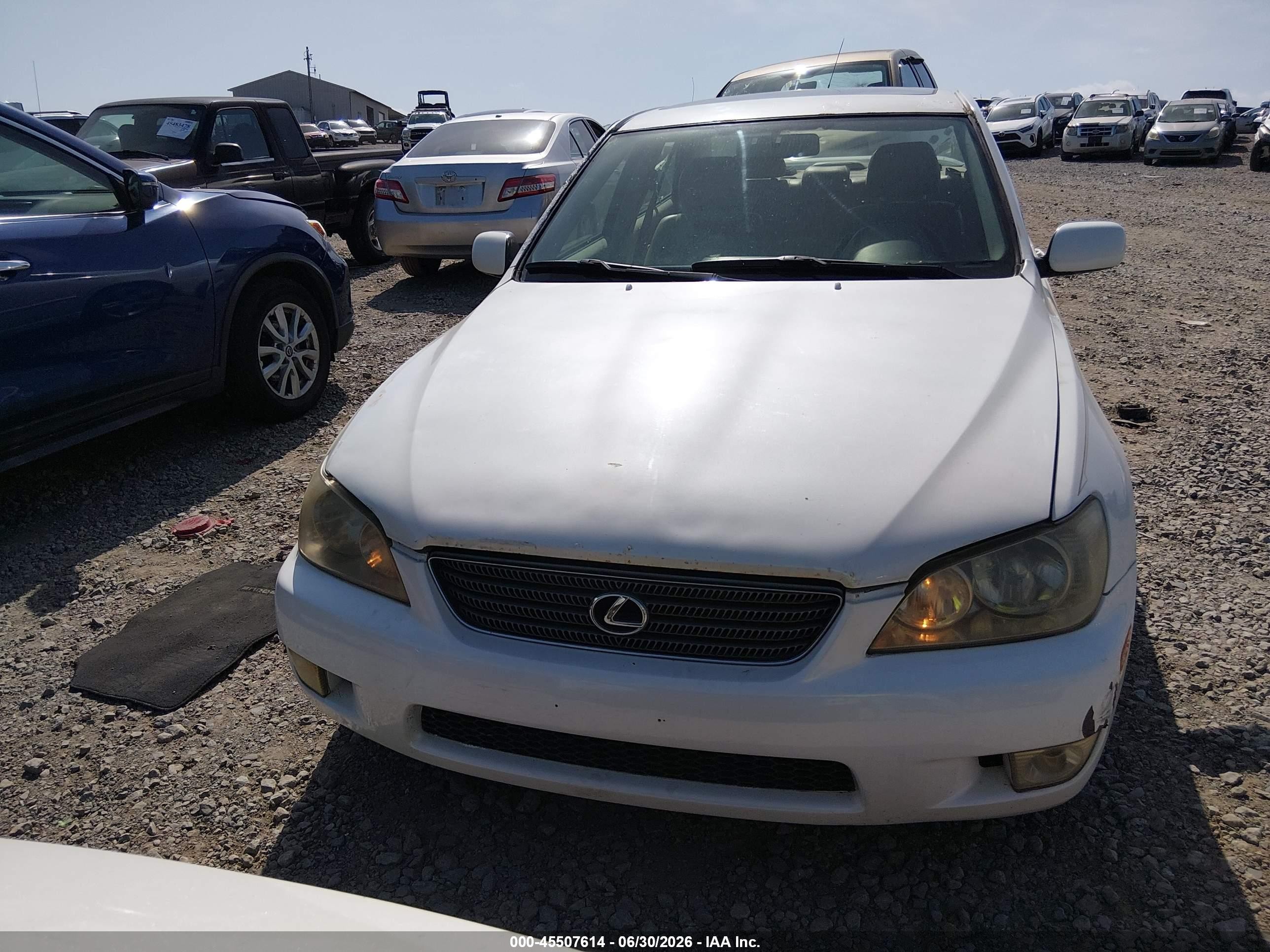 2001 Lexus Is 300   White vin: JTHBD182210005595