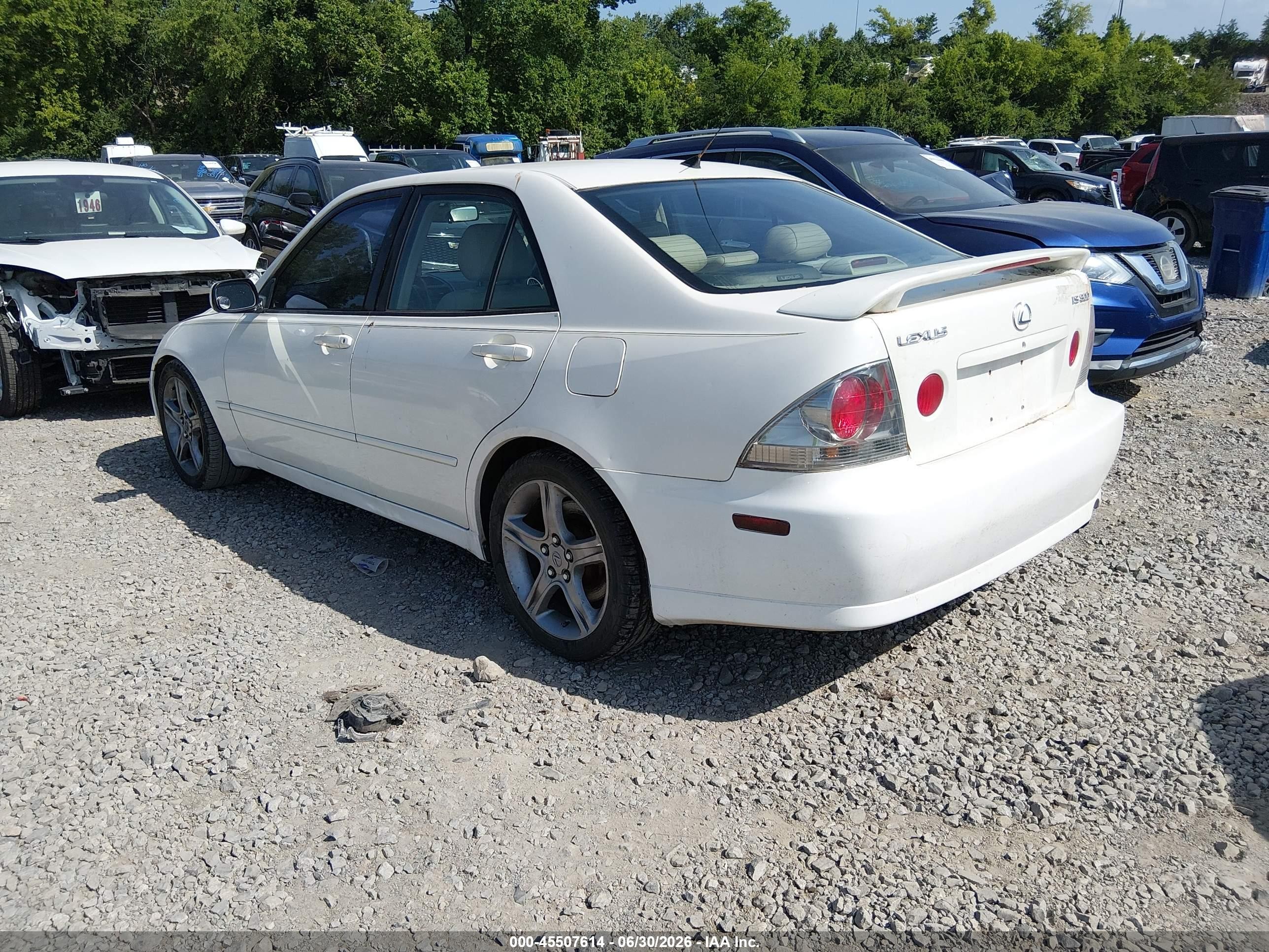 2001 Lexus Is 300   White vin: JTHBD182210005595