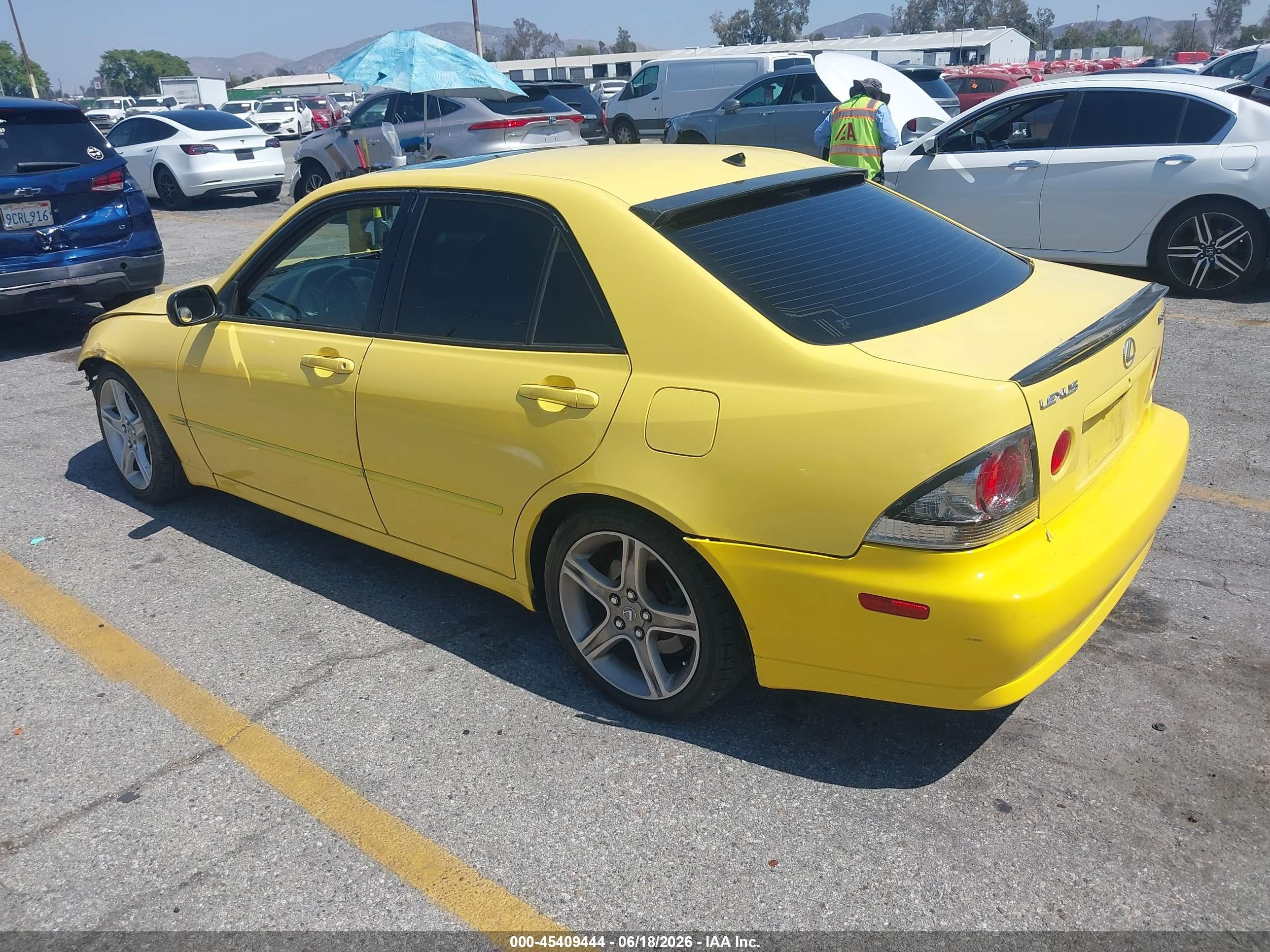 2001 Lexus Is 300   Yellow vin: JTHBD182210007475