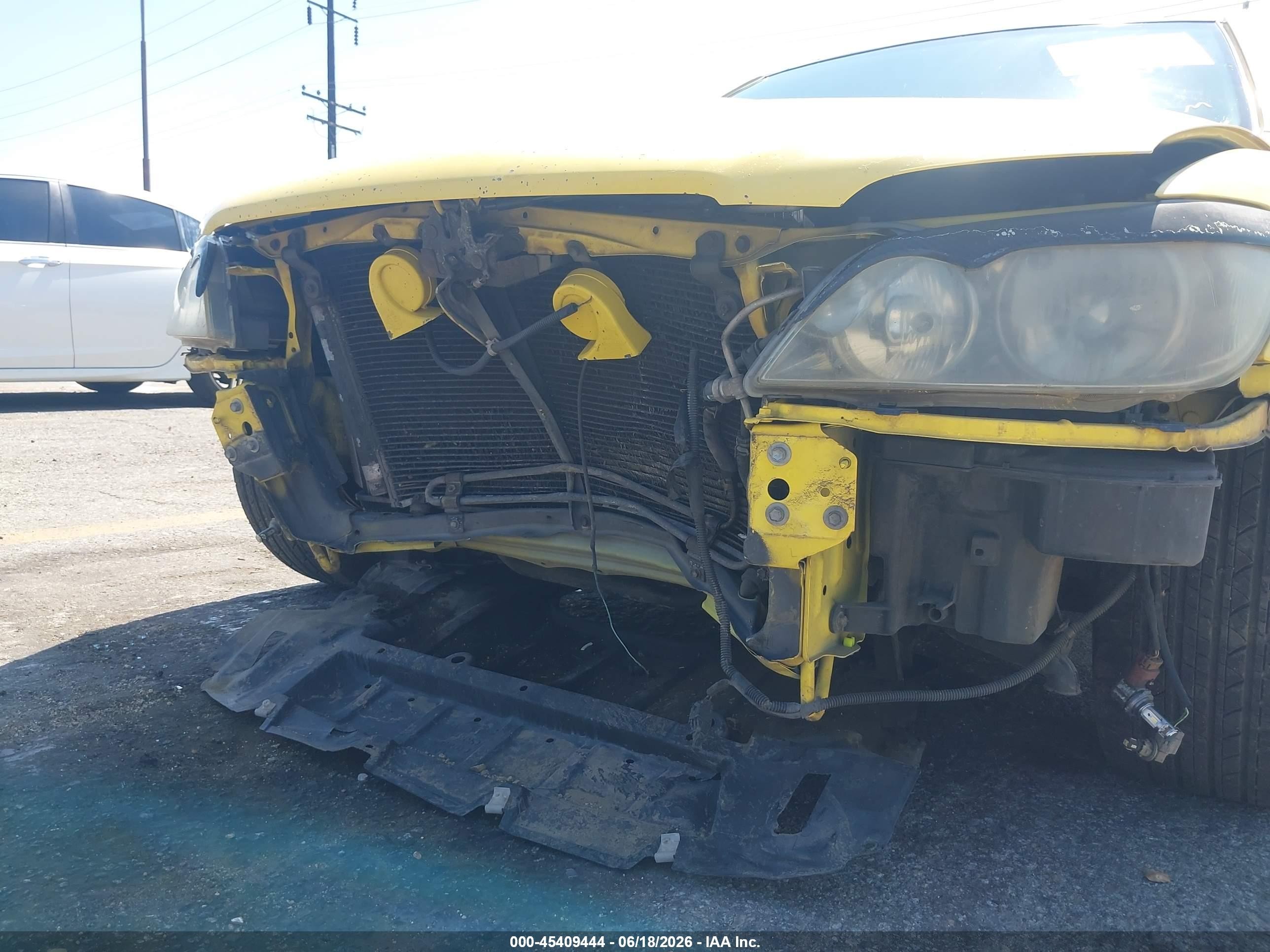 2001 Lexus Is 300   Yellow vin: JTHBD182210007475