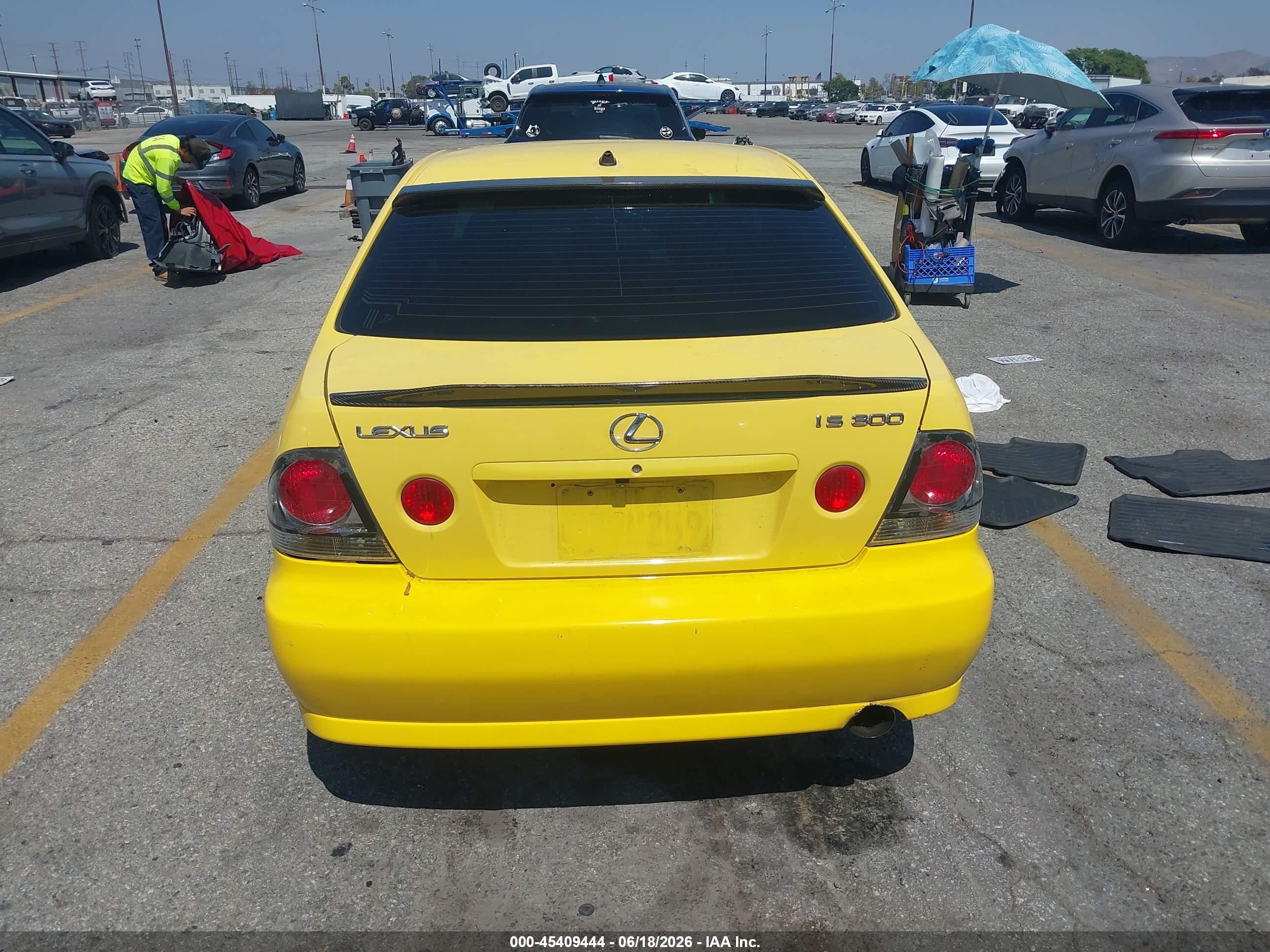 2001 Lexus Is 300   Yellow vin: JTHBD182210007475